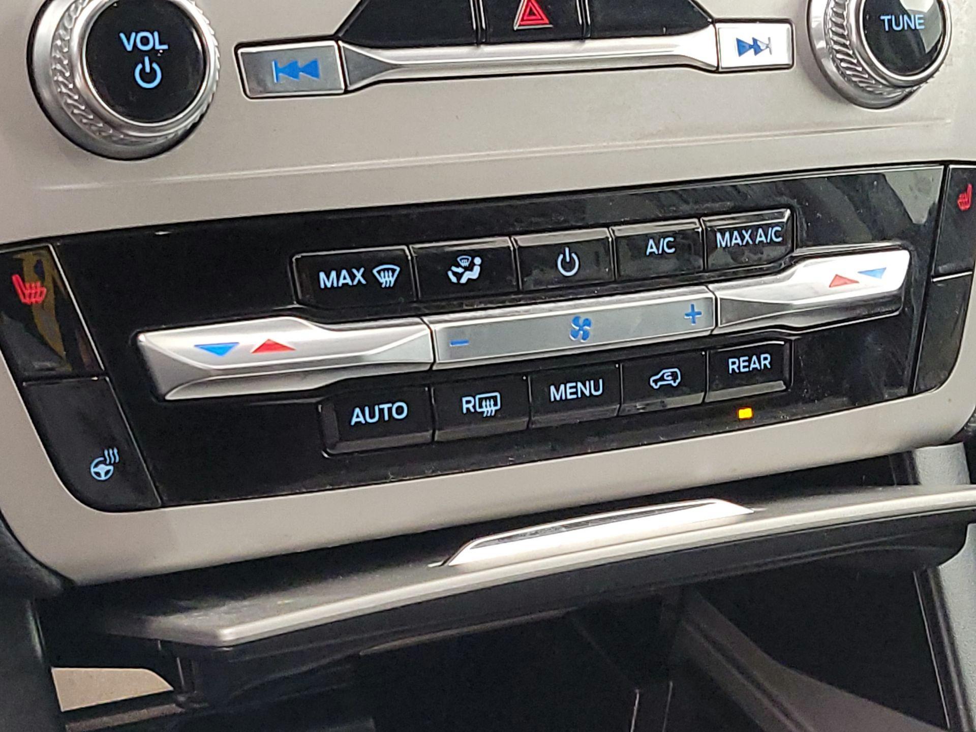 Thumbnail: 2023 Ford Explorer - 16