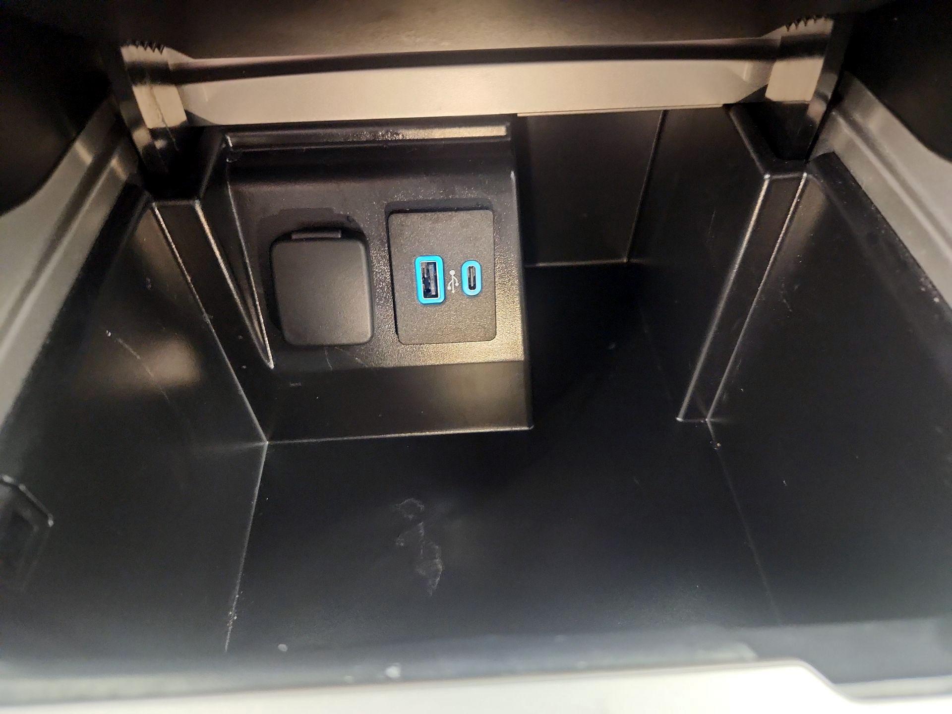 Thumbnail: 2023 Ford Explorer - 18