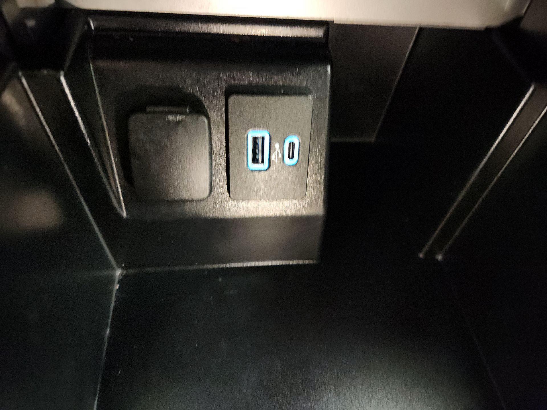 Thumbnail: 2023 Ford Explorer - 18