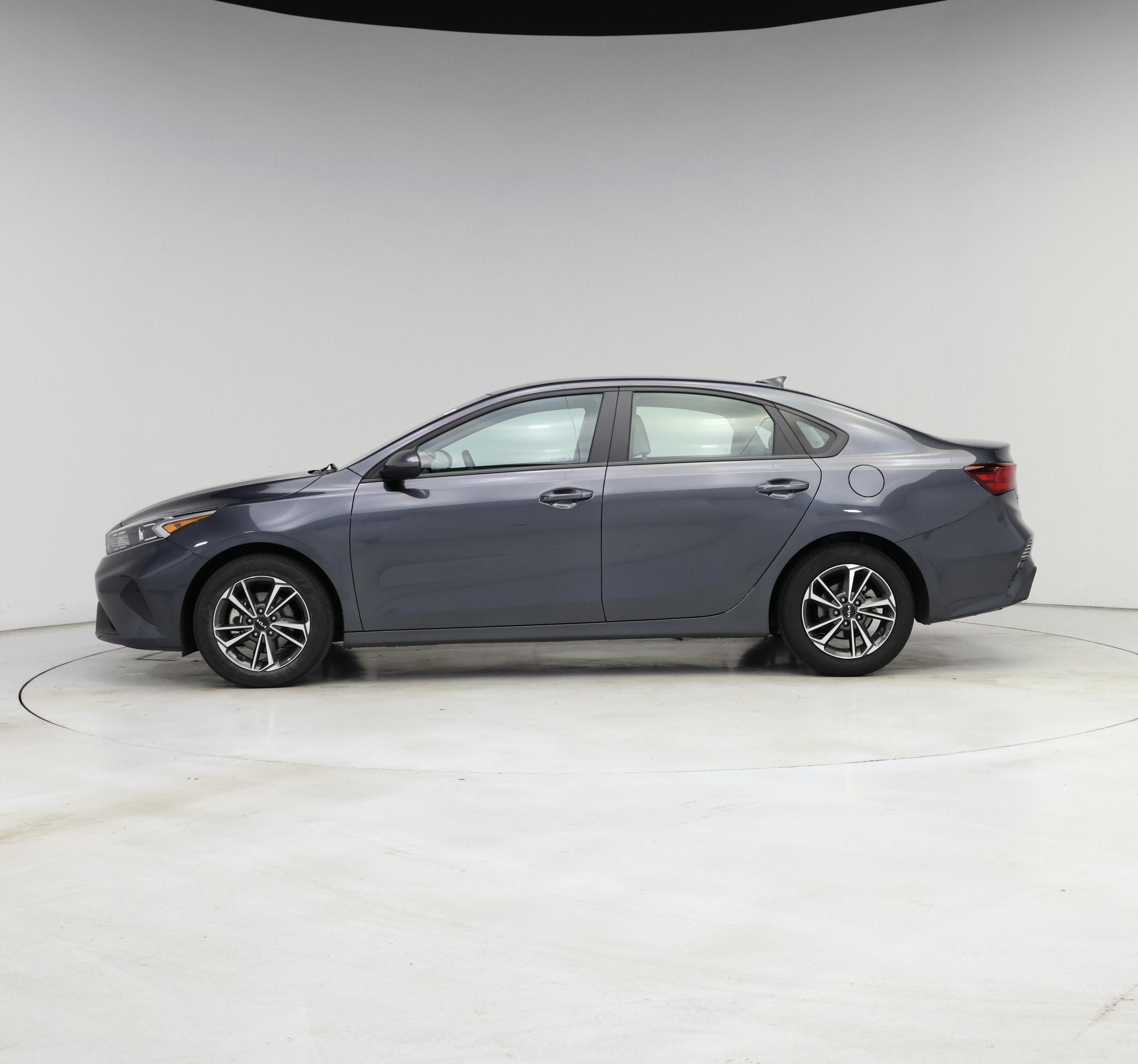 Thumbnail: 2023 Kia Forte - 3