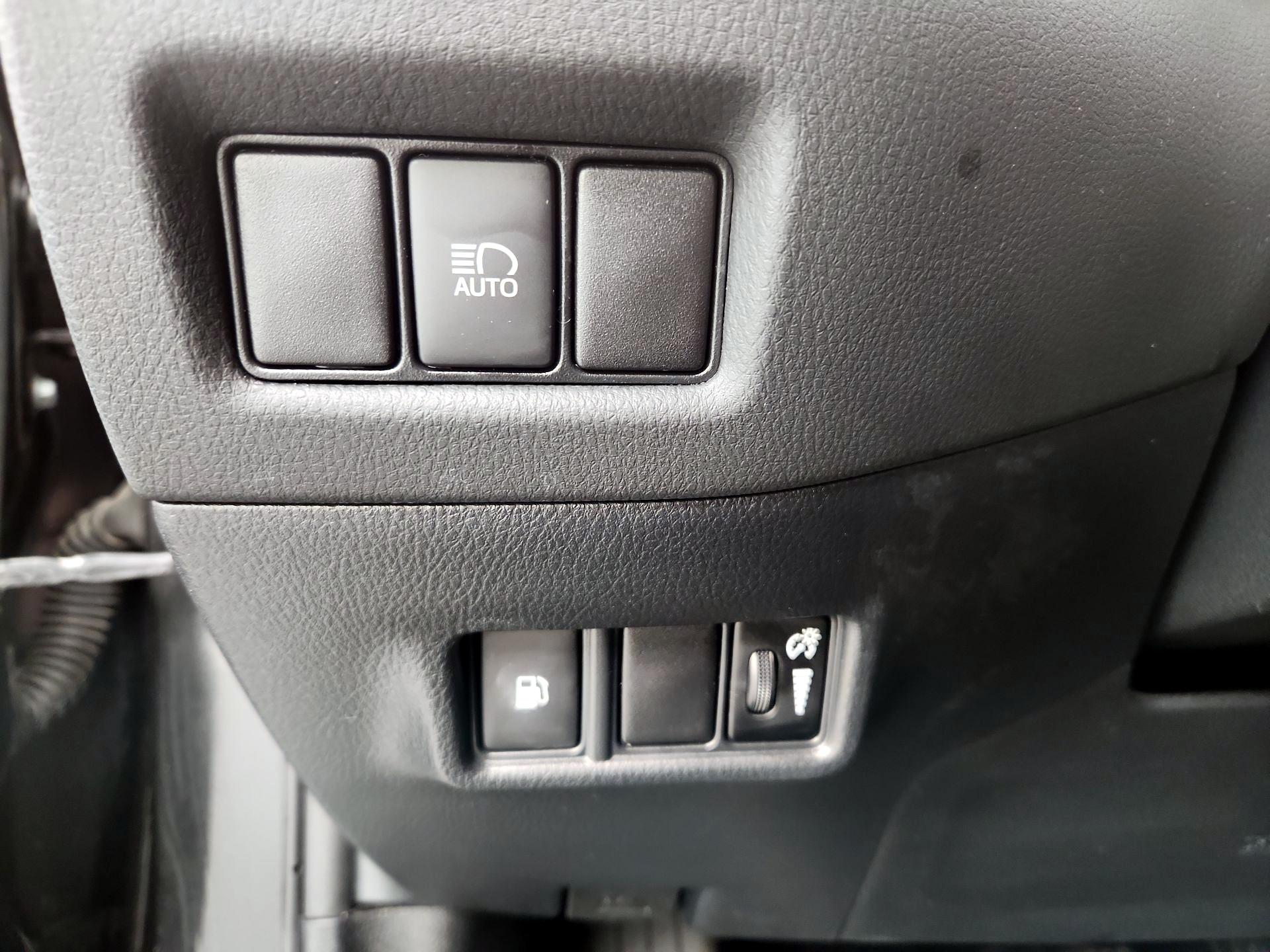 Thumbnail: 2020 Toyota C-HR - 13