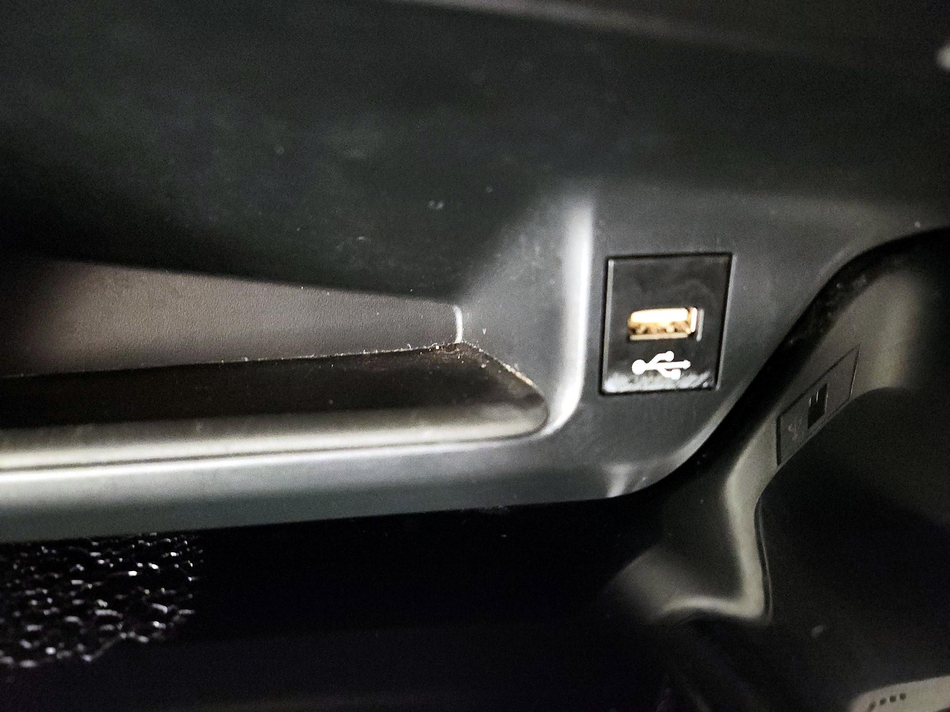 Thumbnail: 2020 Toyota C-HR - 18