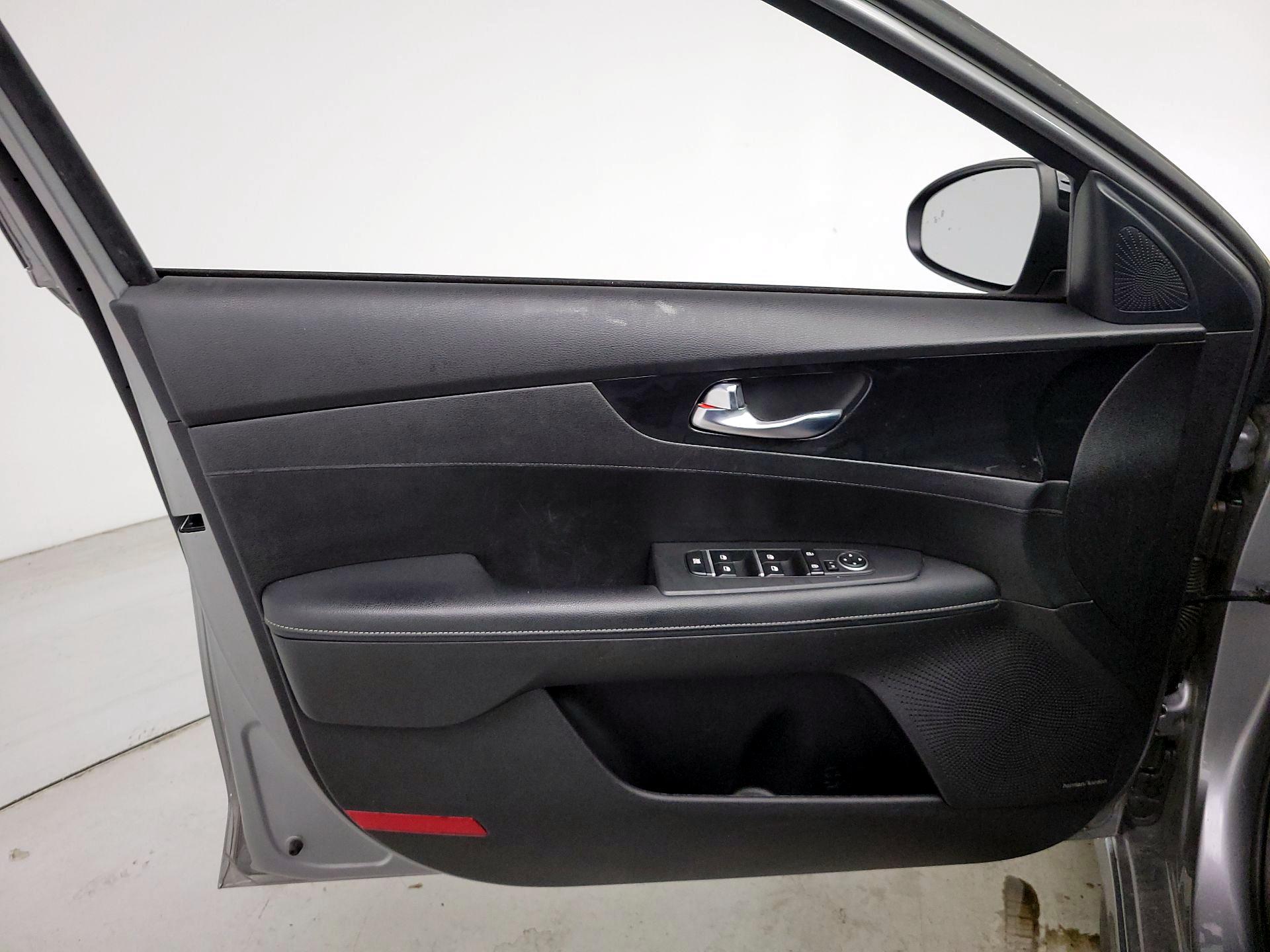 Thumbnail: 2023 Kia Forte - 12