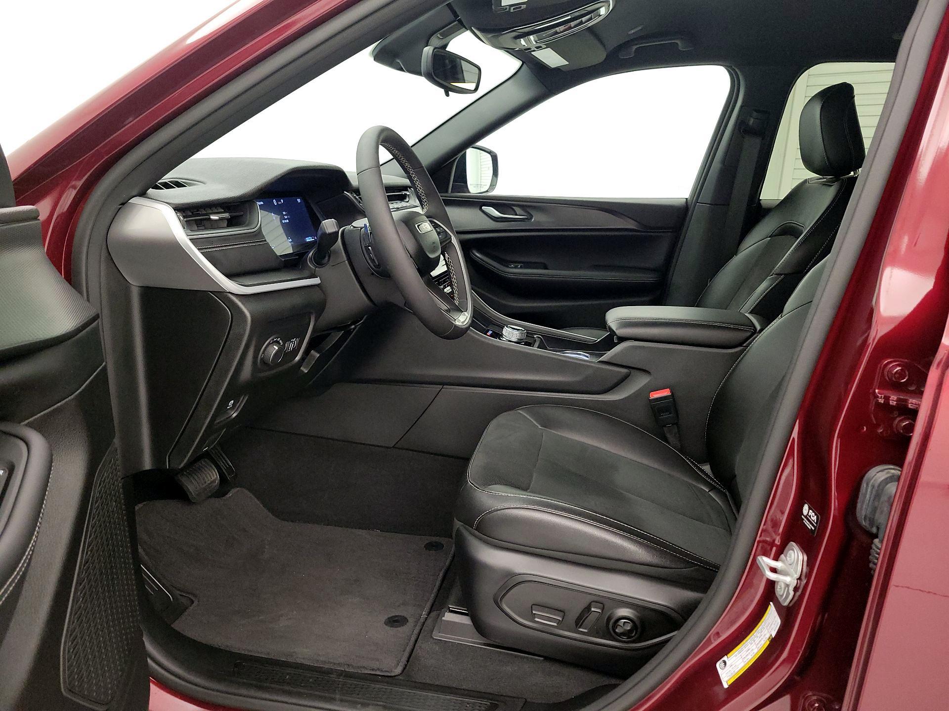 Thumbnail: 2024 Jeep Grand Cherokee - 11