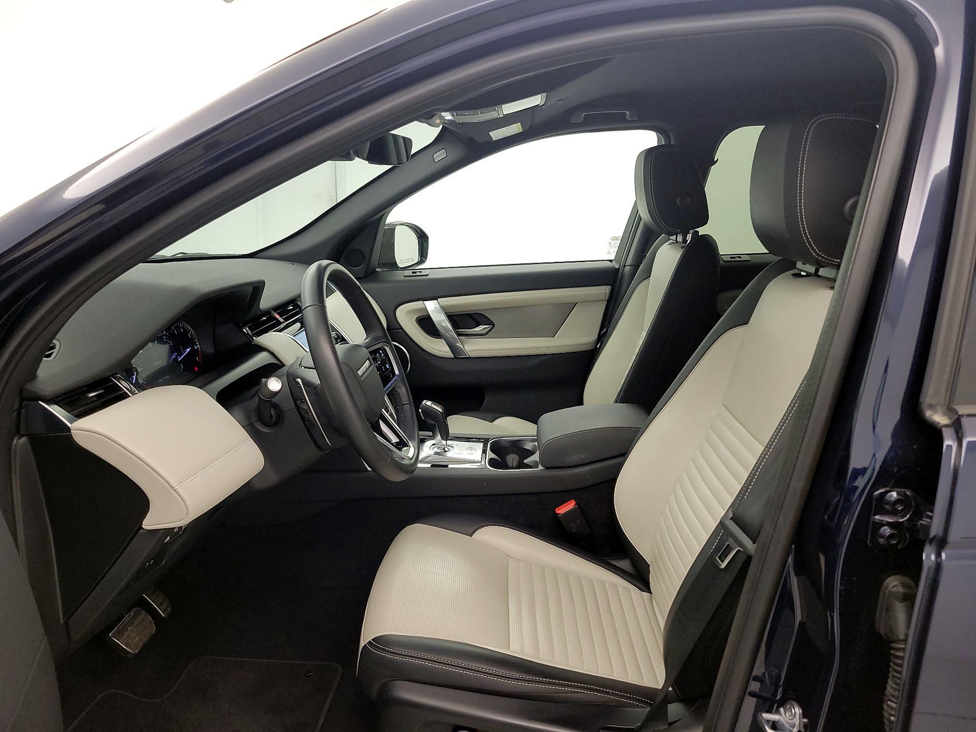 Thumbnail: 2023 Land Rover Discovery Sport - 11