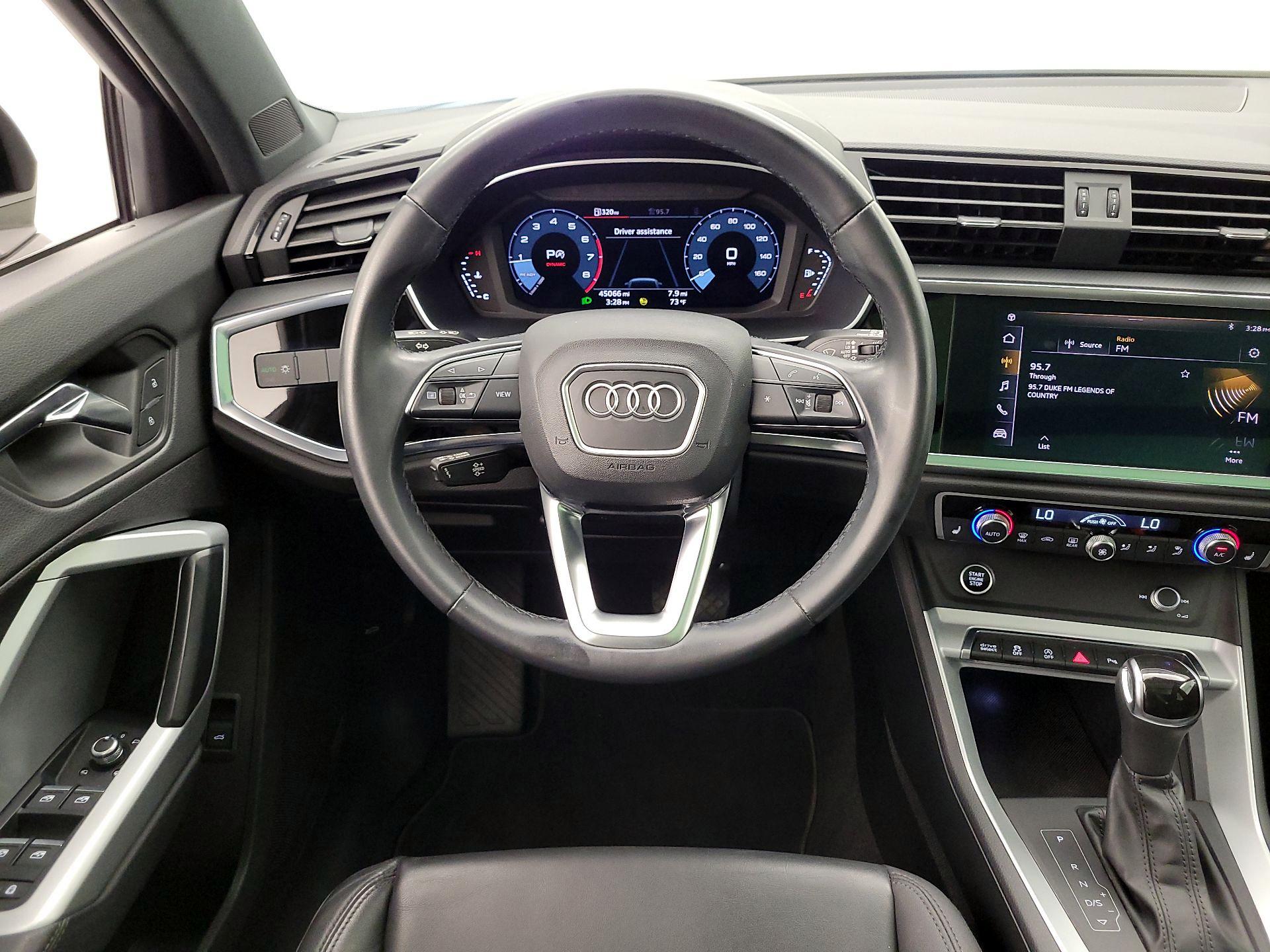 Thumbnail: 2021 Audi Q3 - 10