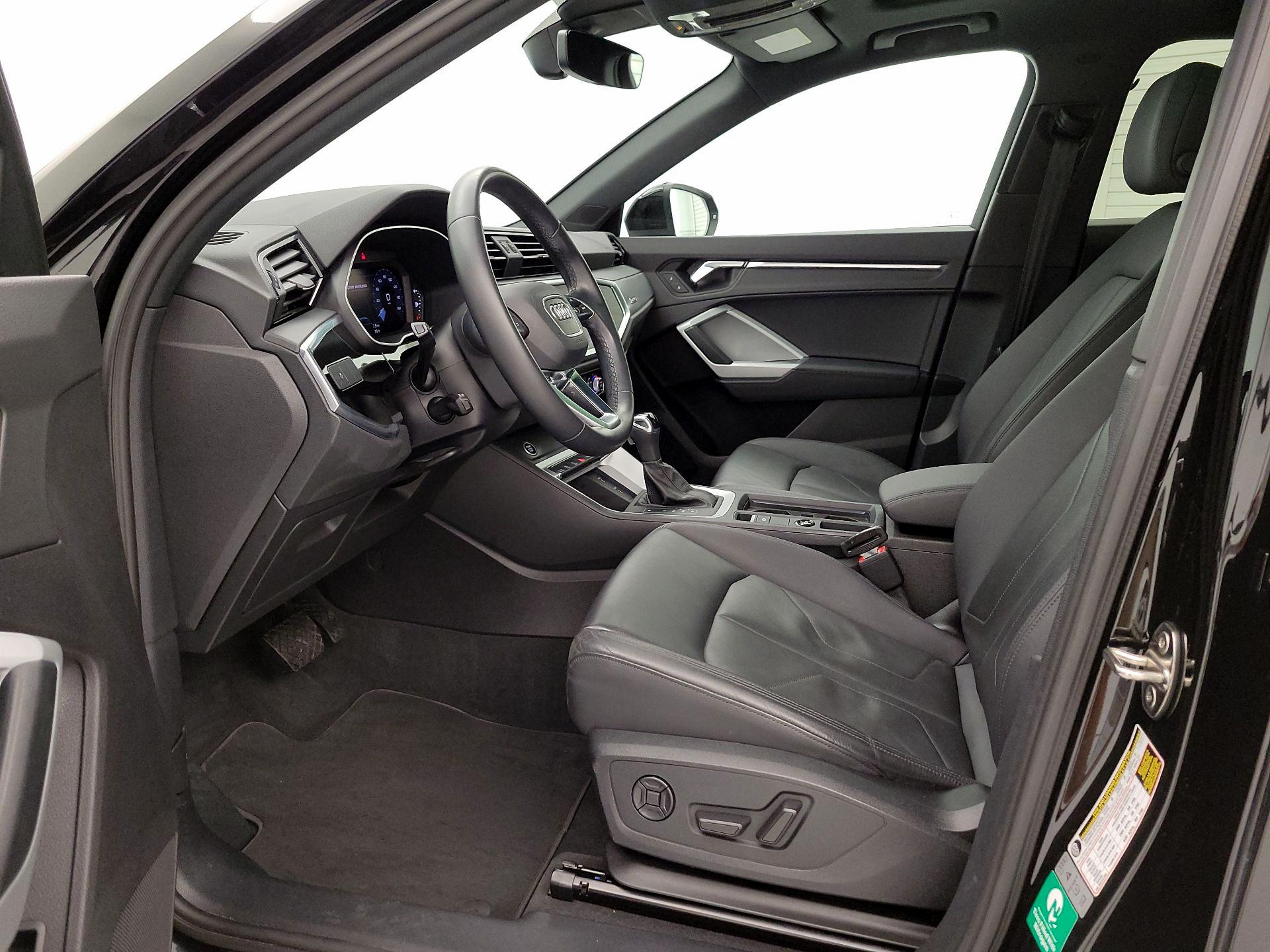 Thumbnail: 2021 Audi Q3 - 11