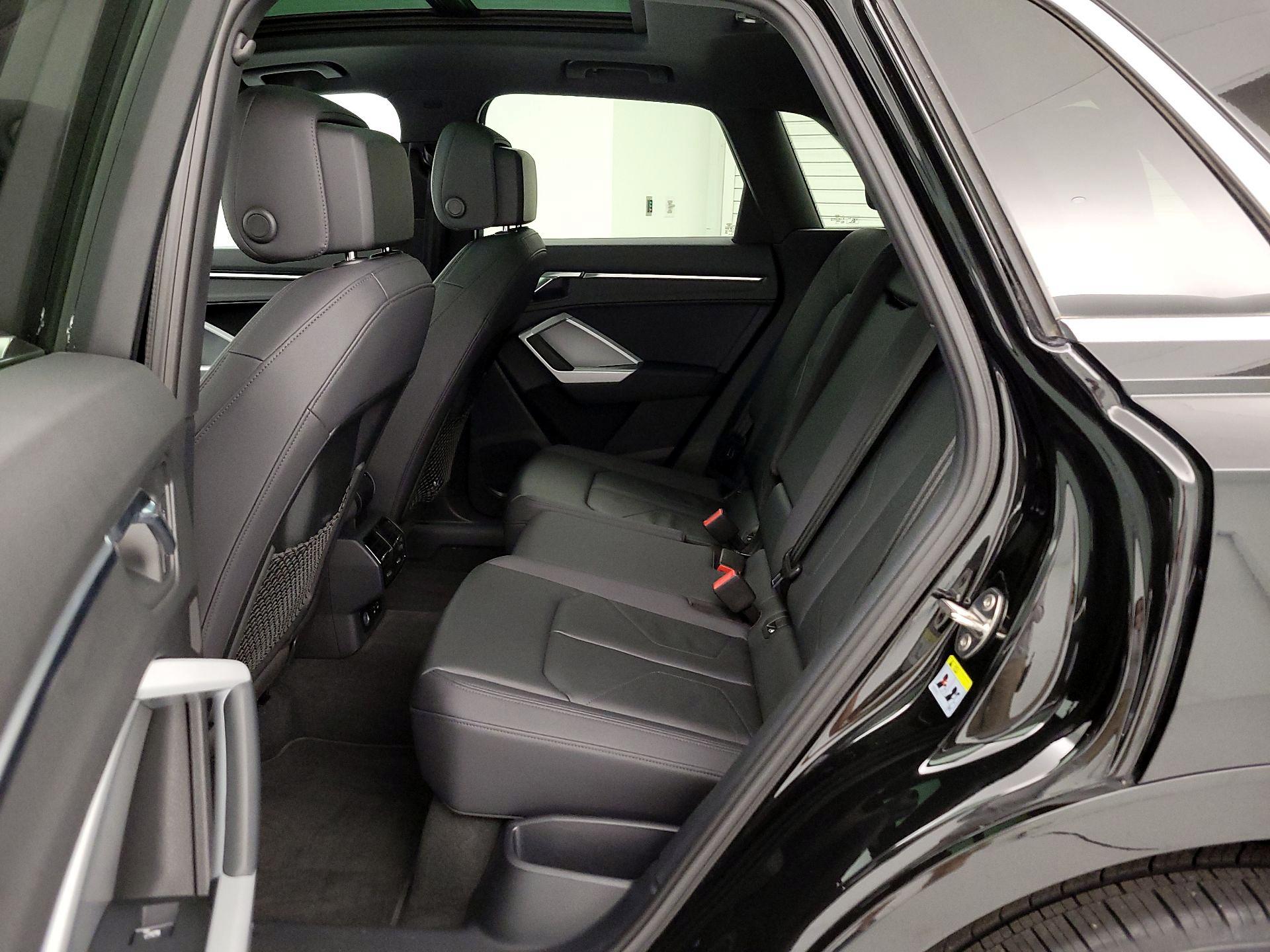 Thumbnail: 2021 Audi Q3 - 20