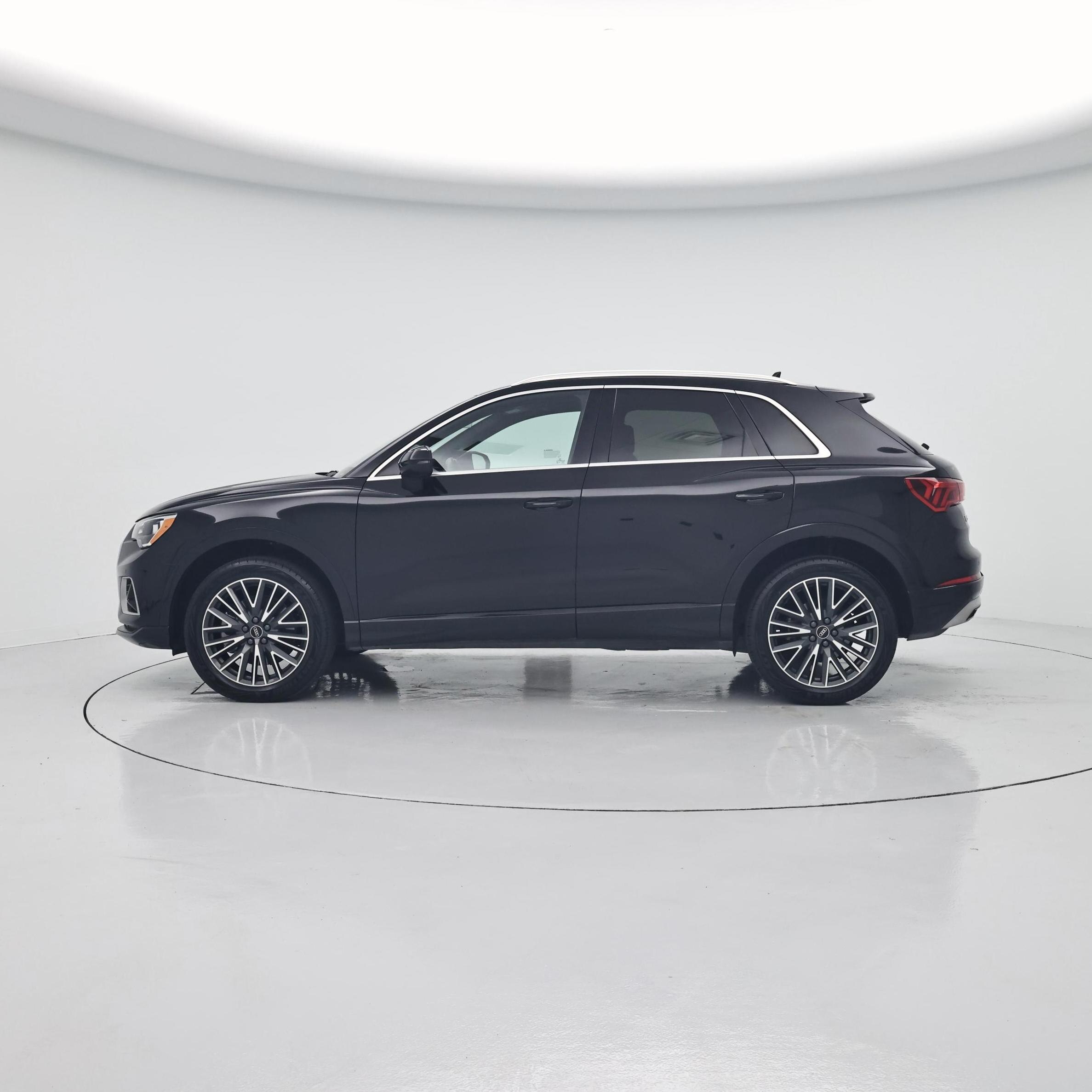 Thumbnail: 2021 Audi Q3 - 3