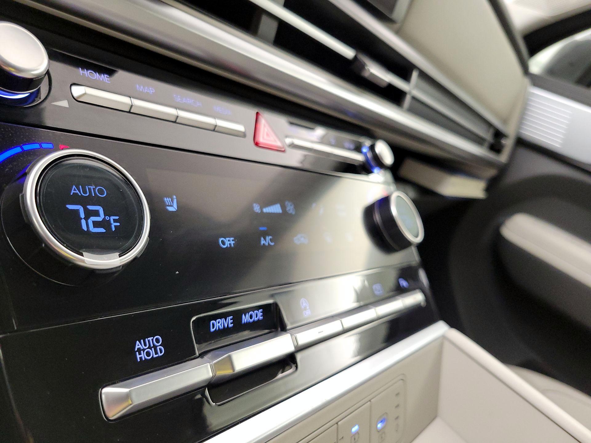 Thumbnail: 2024 Hyundai Santa Fe - 16