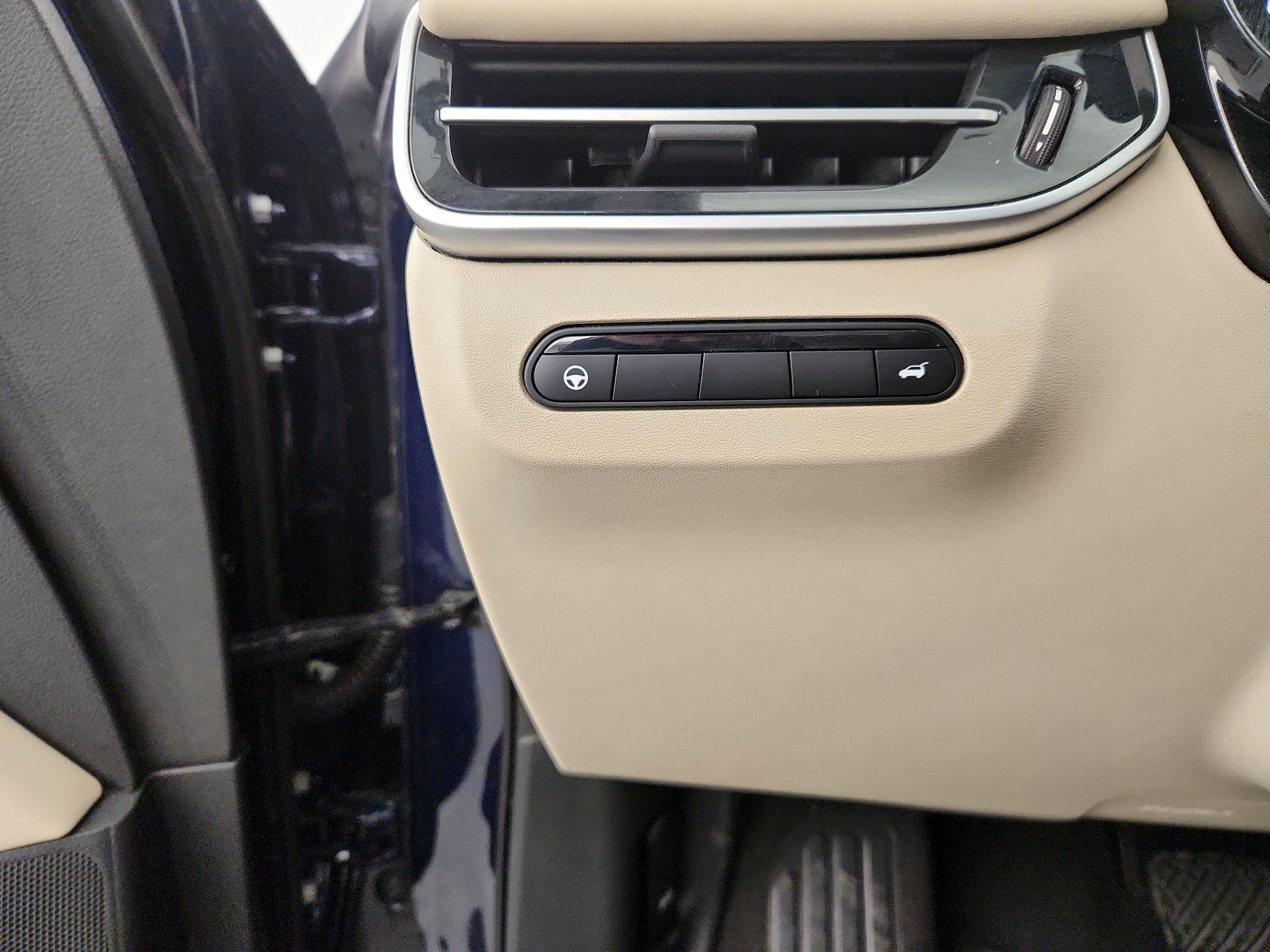 Thumbnail: 2023 INFINITI QX60 - 13