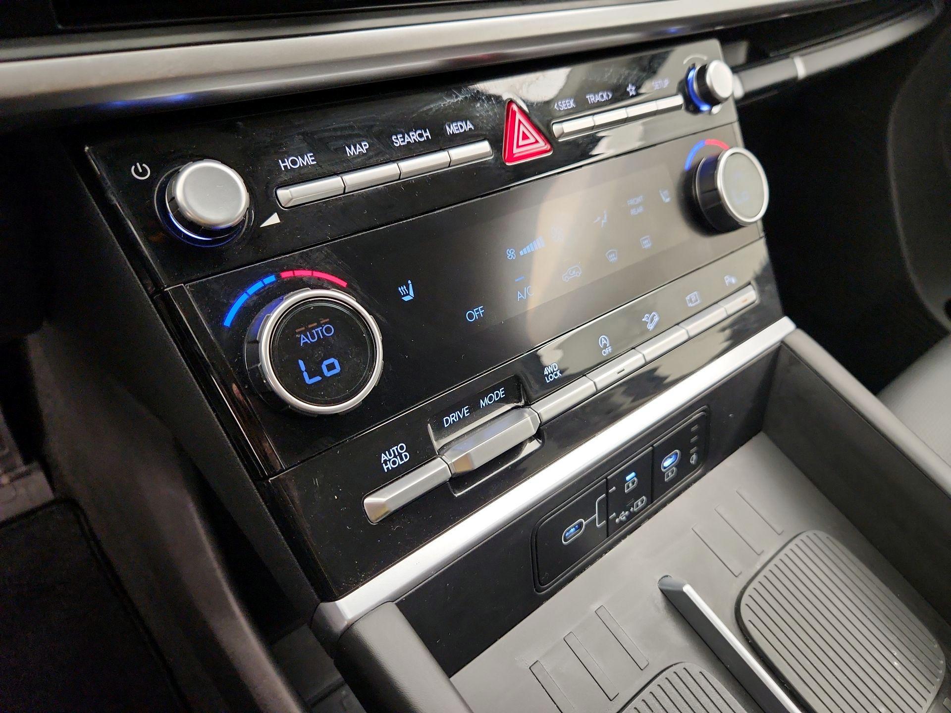 Thumbnail: 2024 Hyundai Santa Fe - 16