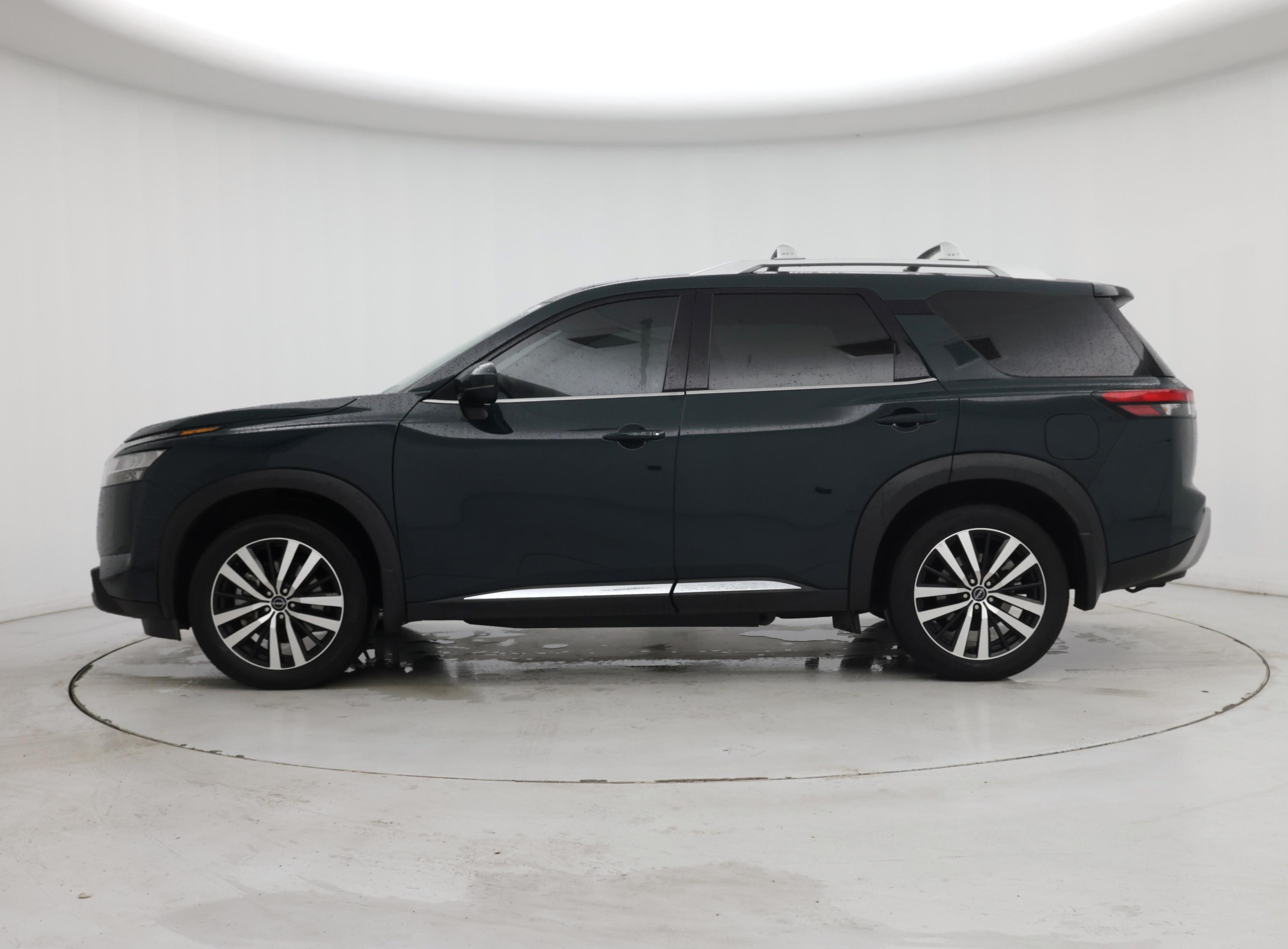 Thumbnail: 2024 Nissan Pathfinder - 3