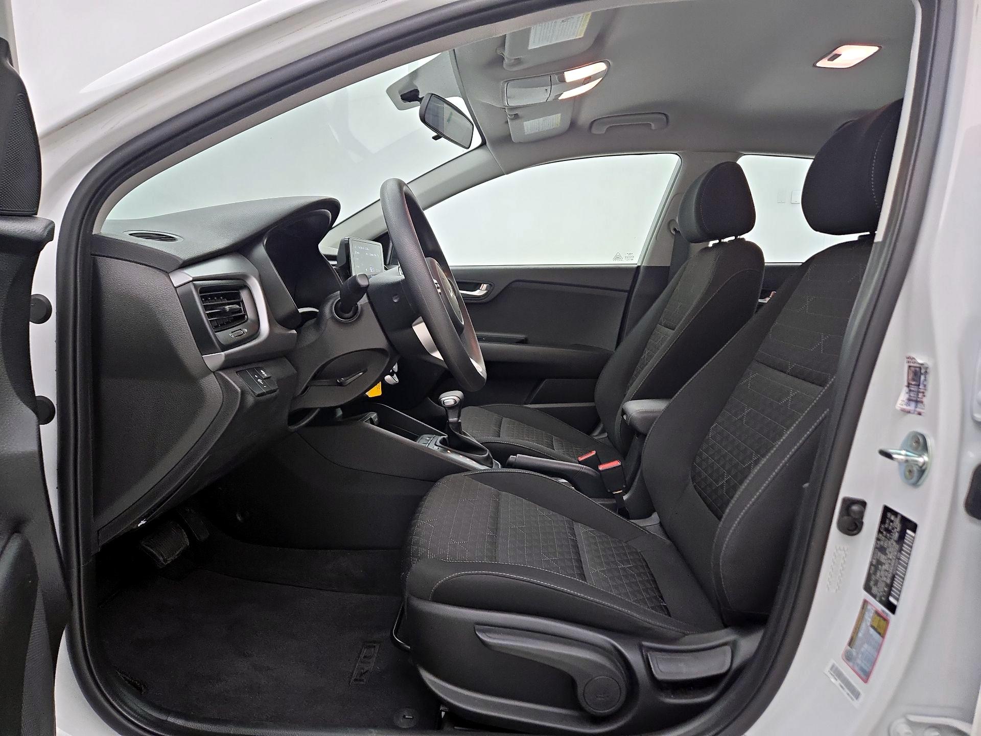 Thumbnail: 2022 Kia Rio - 11