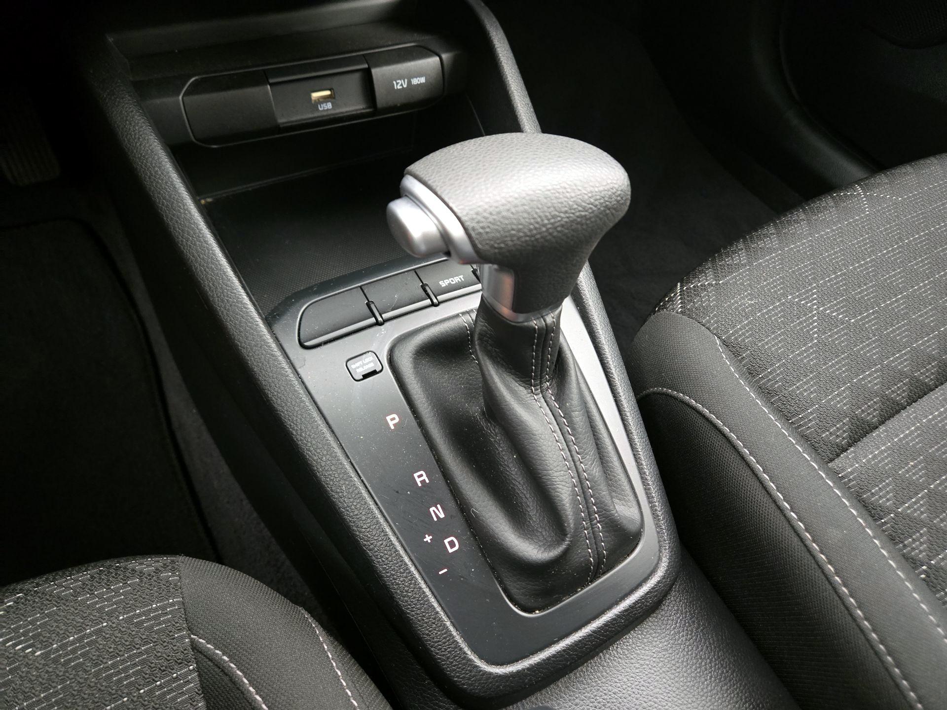 Thumbnail: 2022 Kia Rio - 17