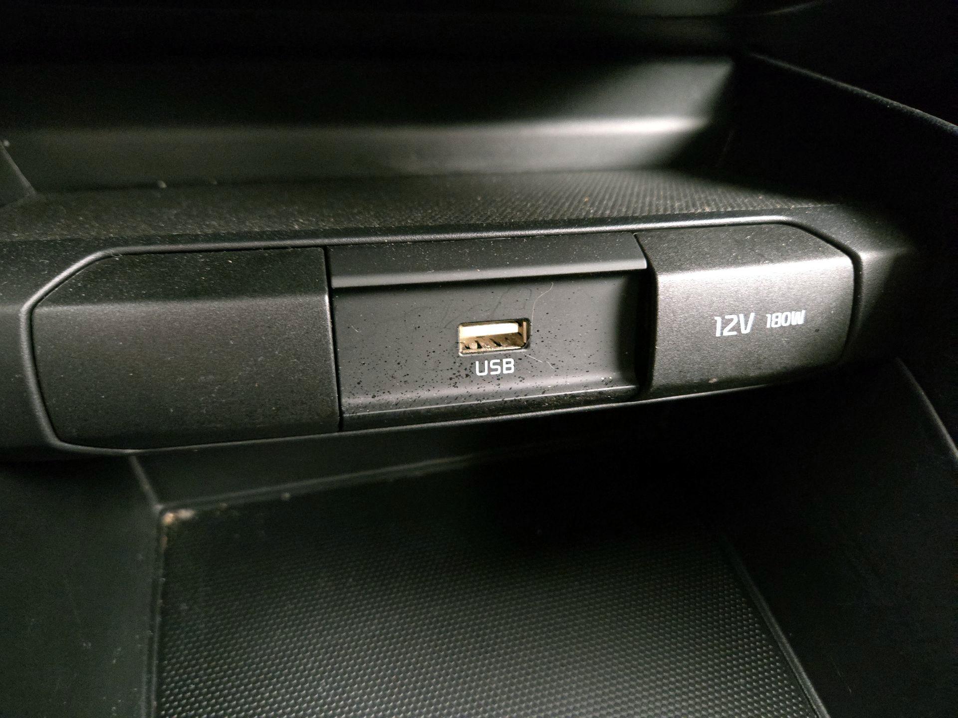 Thumbnail: 2022 Kia Rio - 18