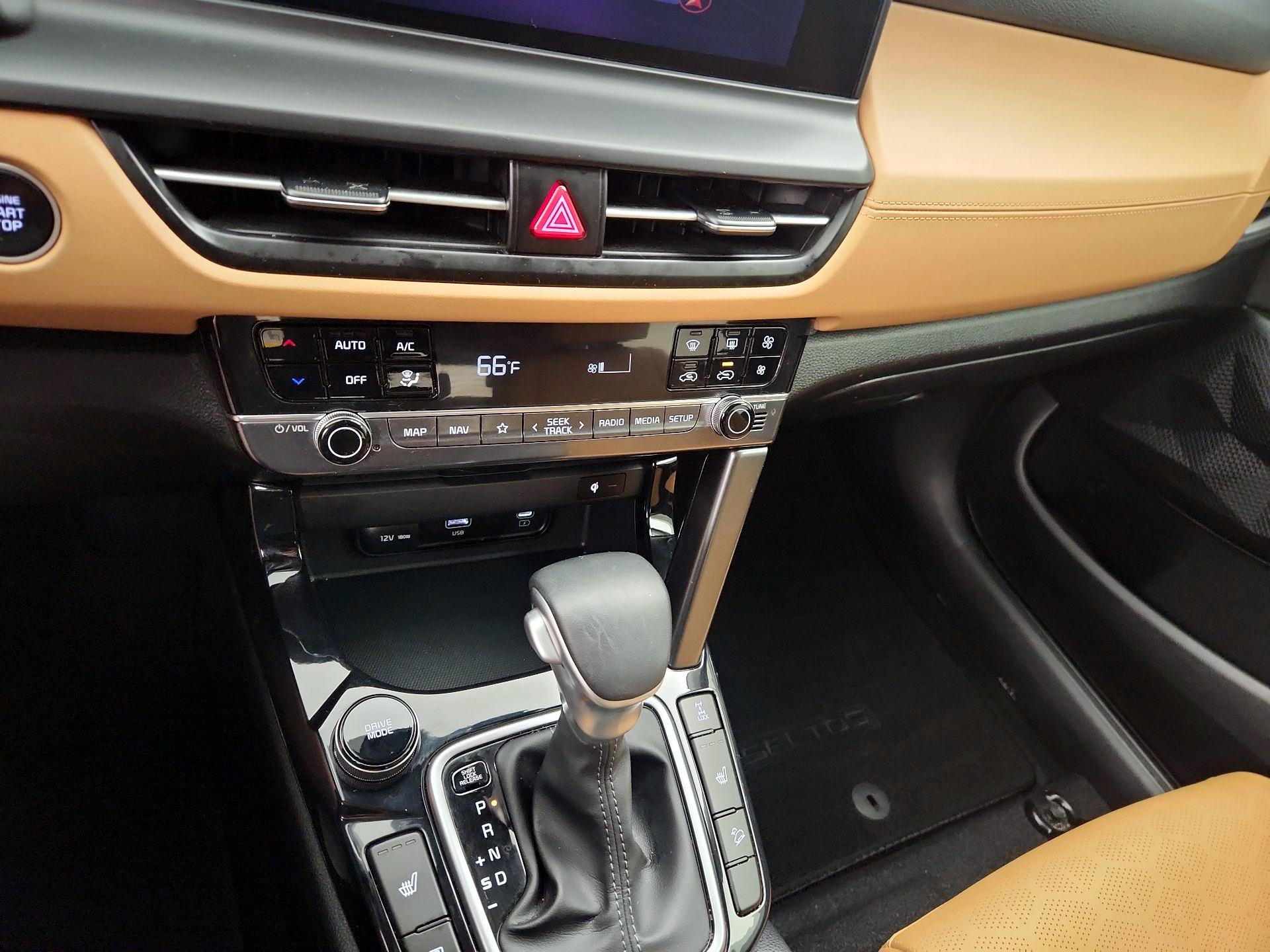 Thumbnail: 2024 Kia Seltos - 16