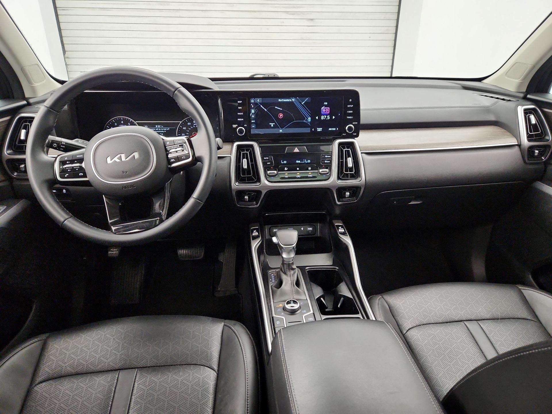 Thumbnail: 2023 Kia Sorento - 9