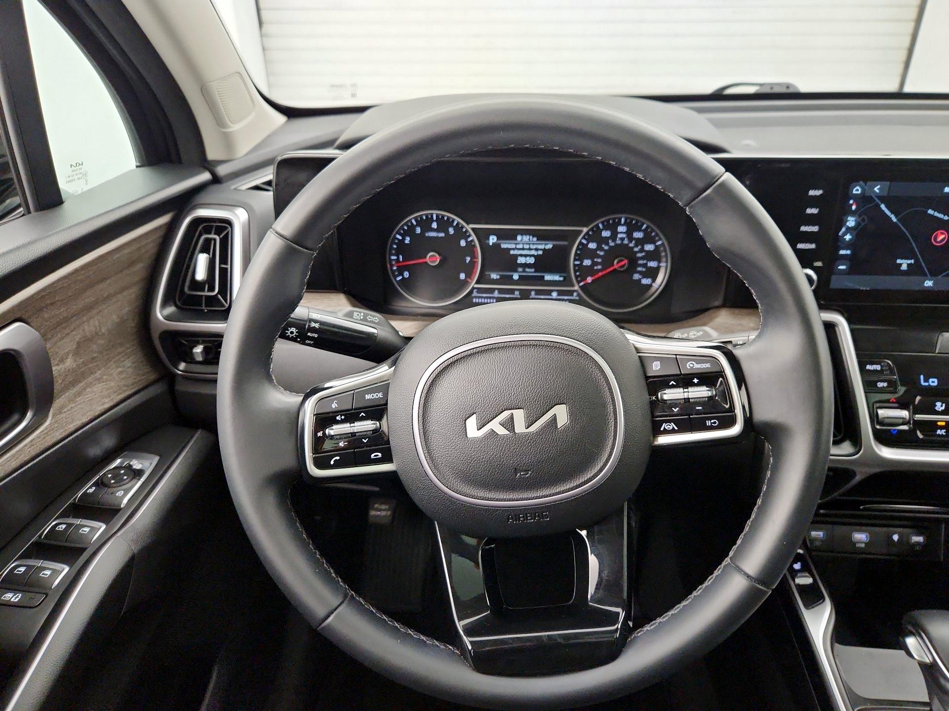 Thumbnail: 2023 Kia Sorento - 10