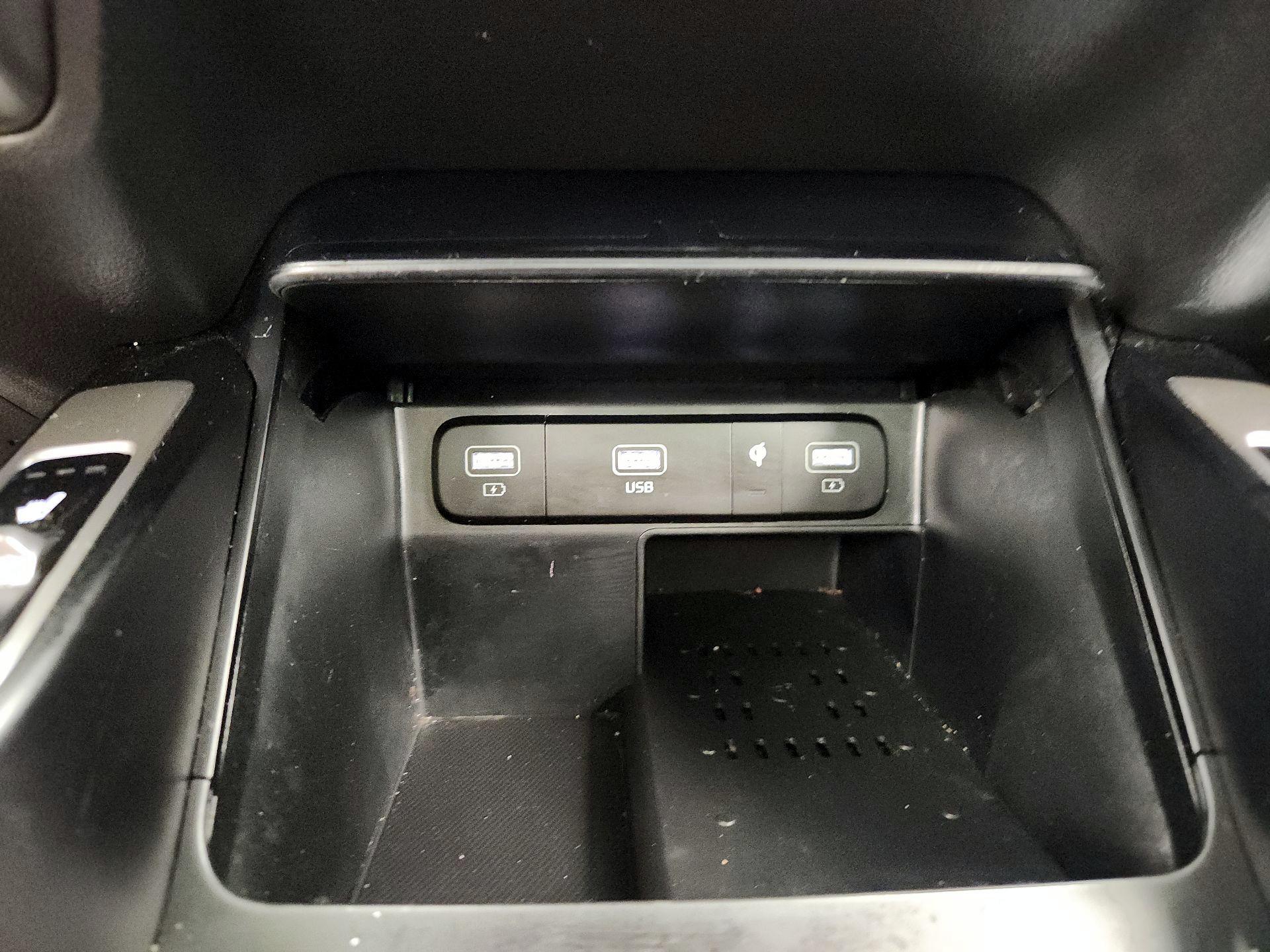 Thumbnail: 2023 Kia Sorento - 19