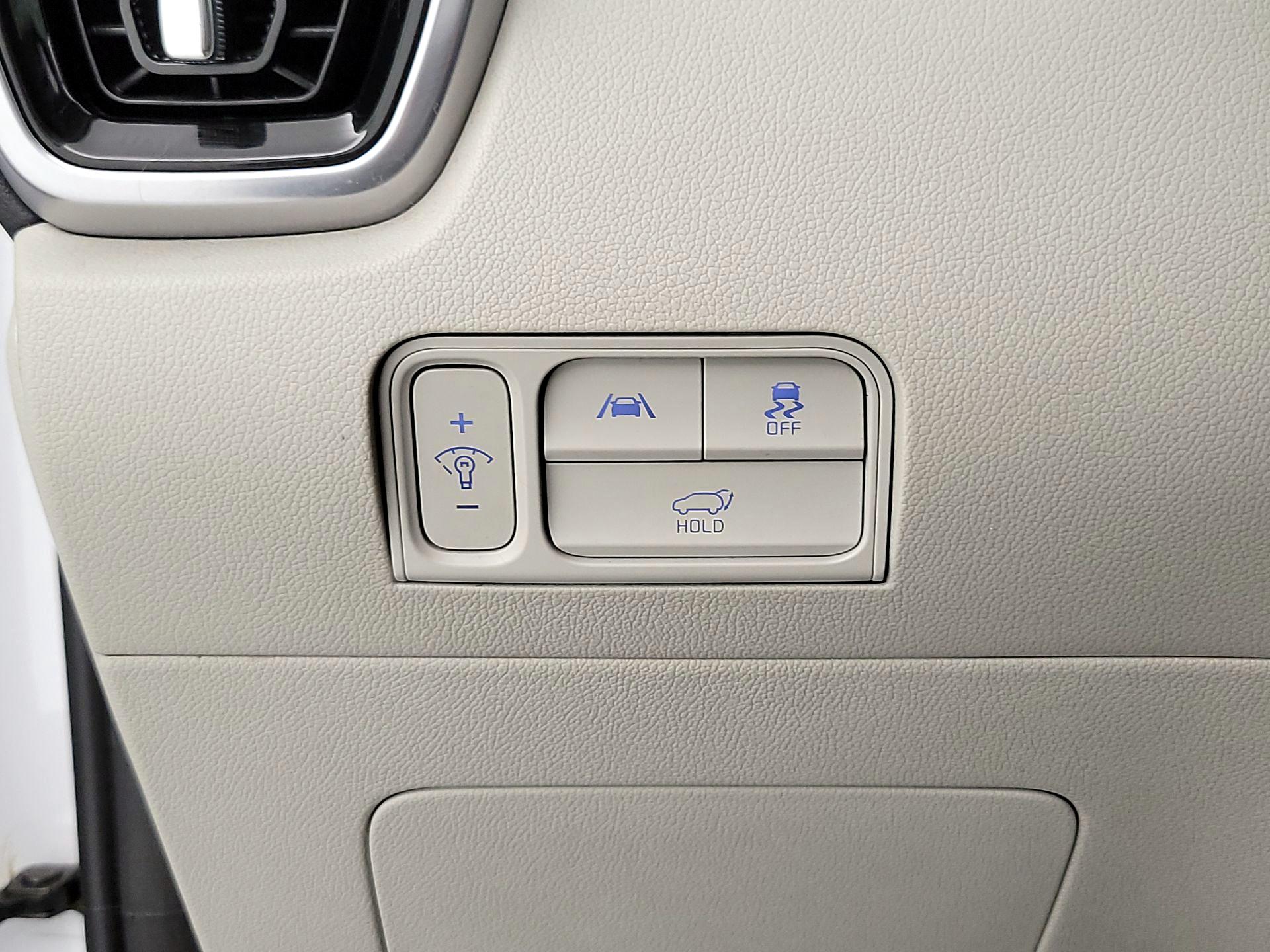 Thumbnail: 2023 Kia Sorento - 13