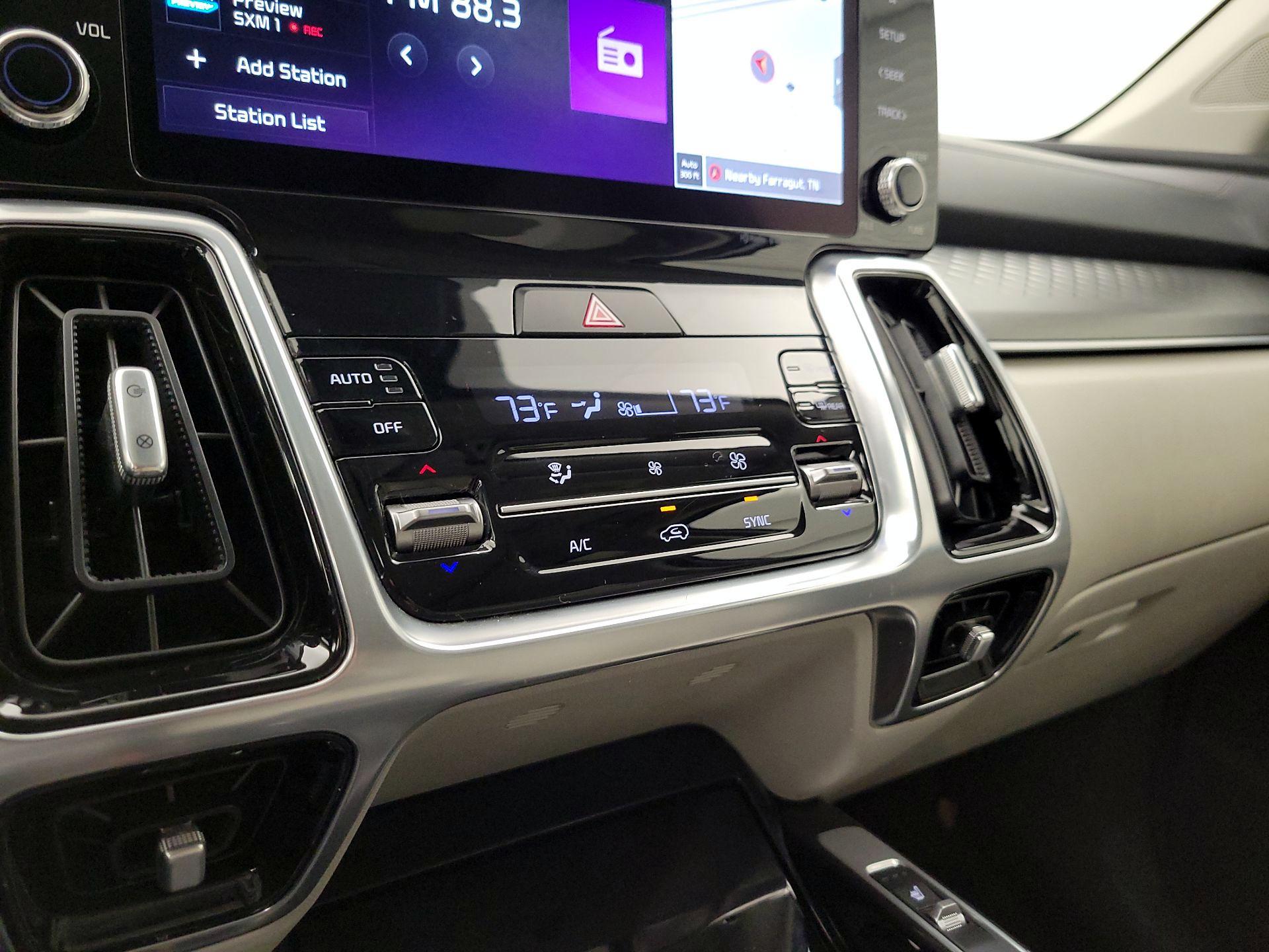 Thumbnail: 2023 Kia Sorento - 17