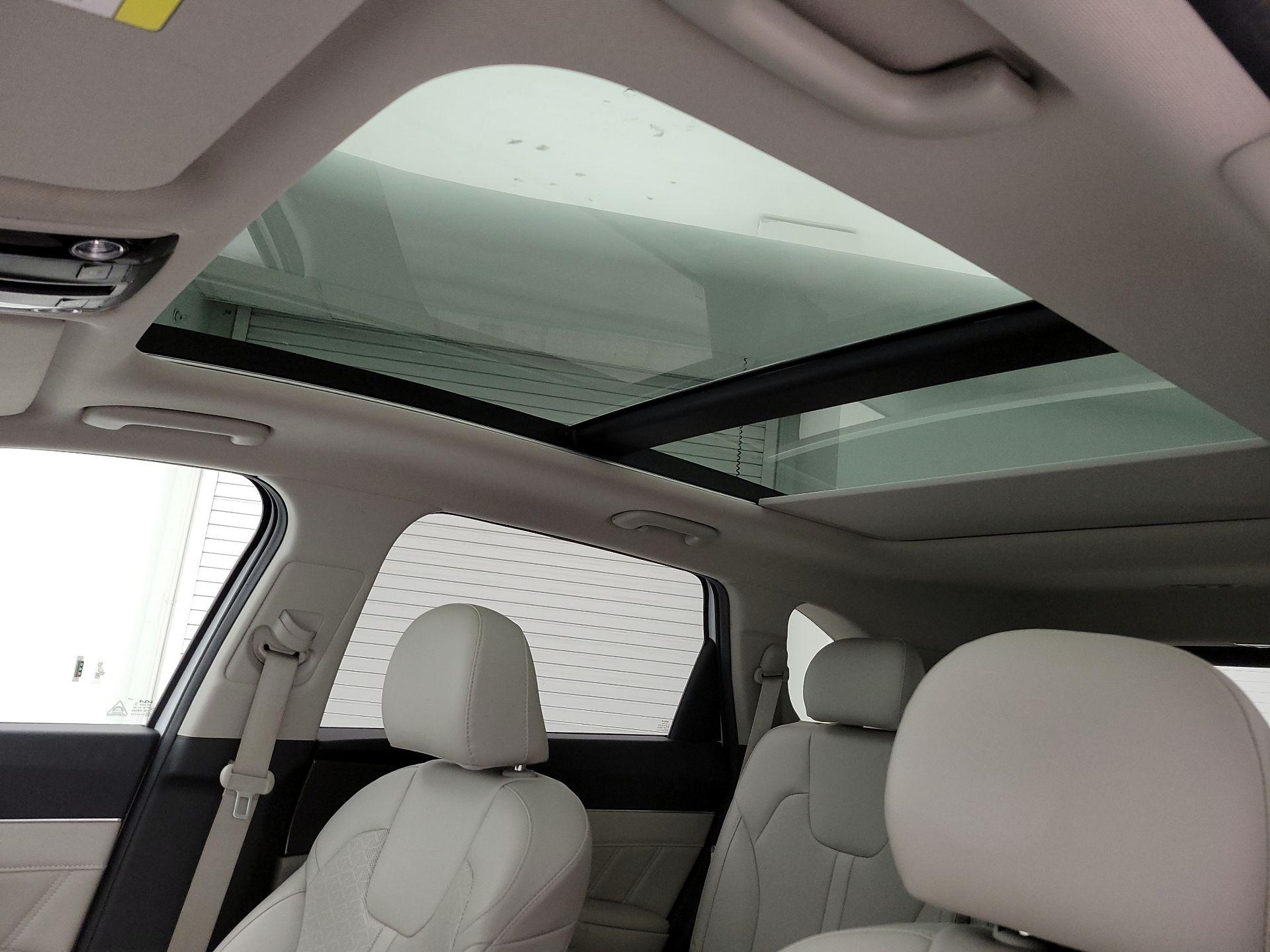 Thumbnail: 2023 Kia Sorento - 20