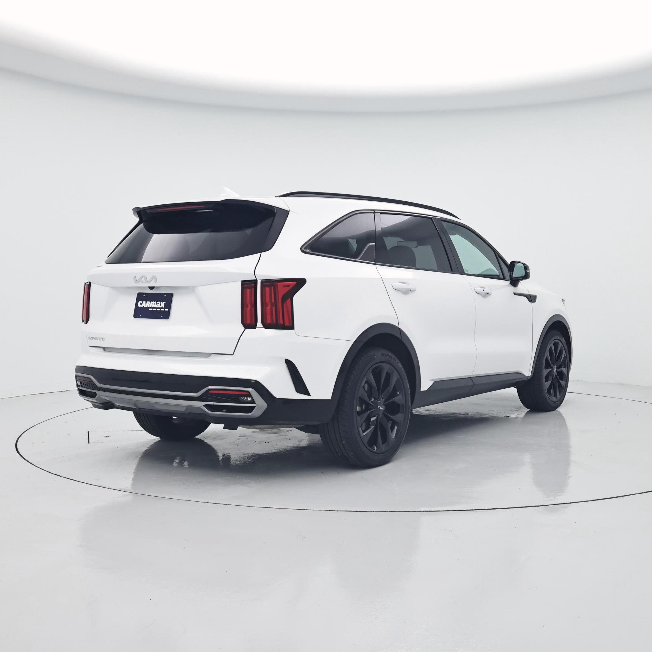 Thumbnail: 2023 Kia Sorento - 8