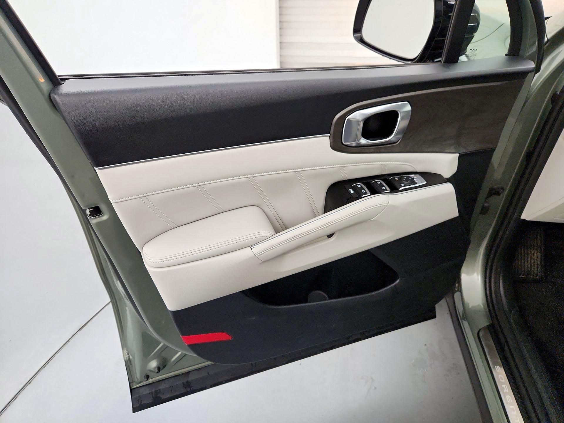 Thumbnail: 2024 Kia Sorento - 12