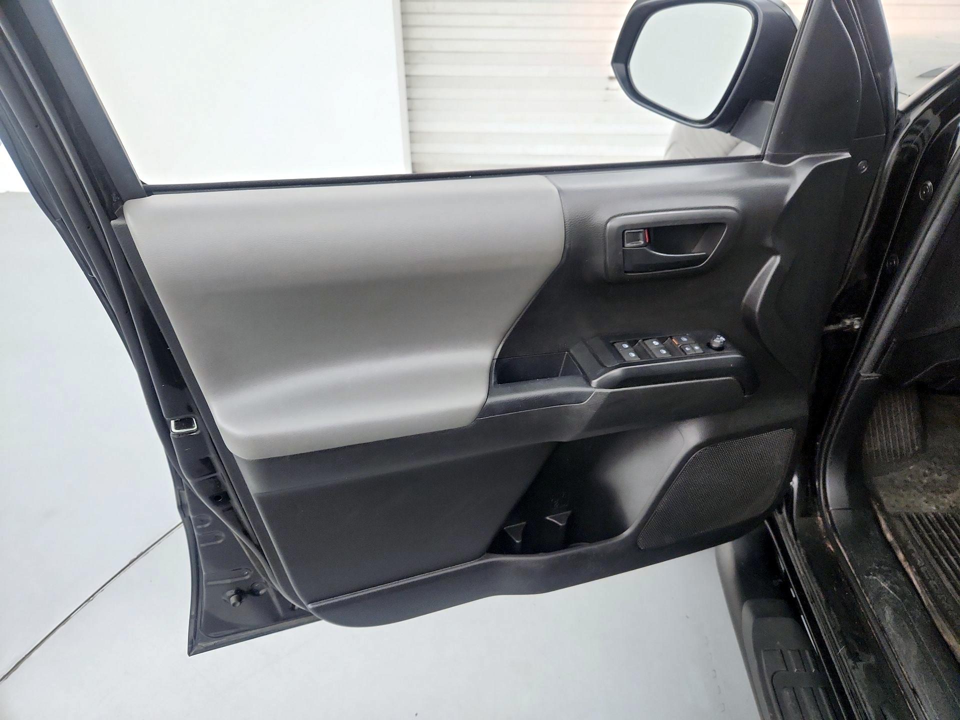 Thumbnail: 2023 Toyota Tacoma - 12