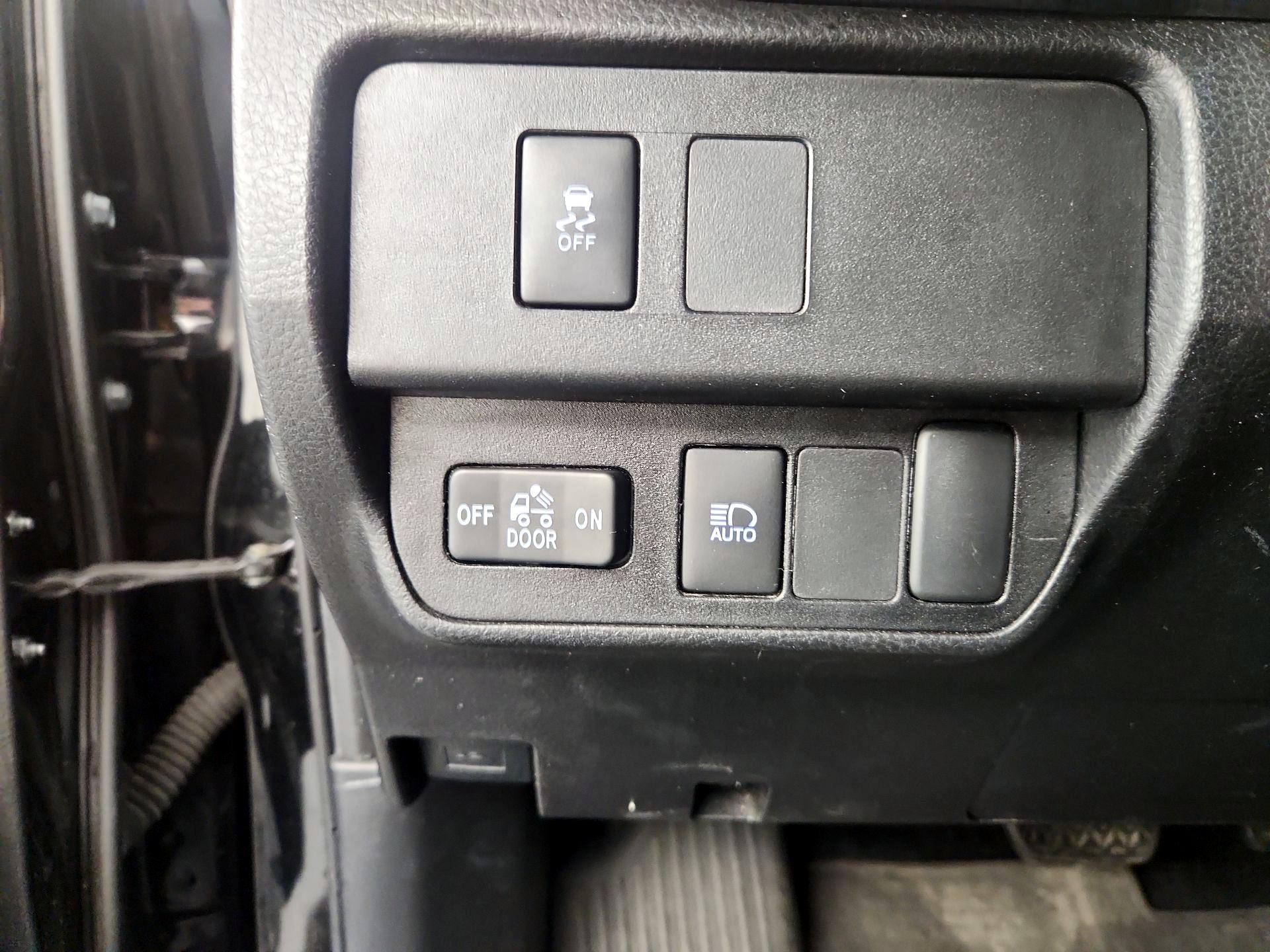 Thumbnail: 2023 Toyota Tacoma - 13