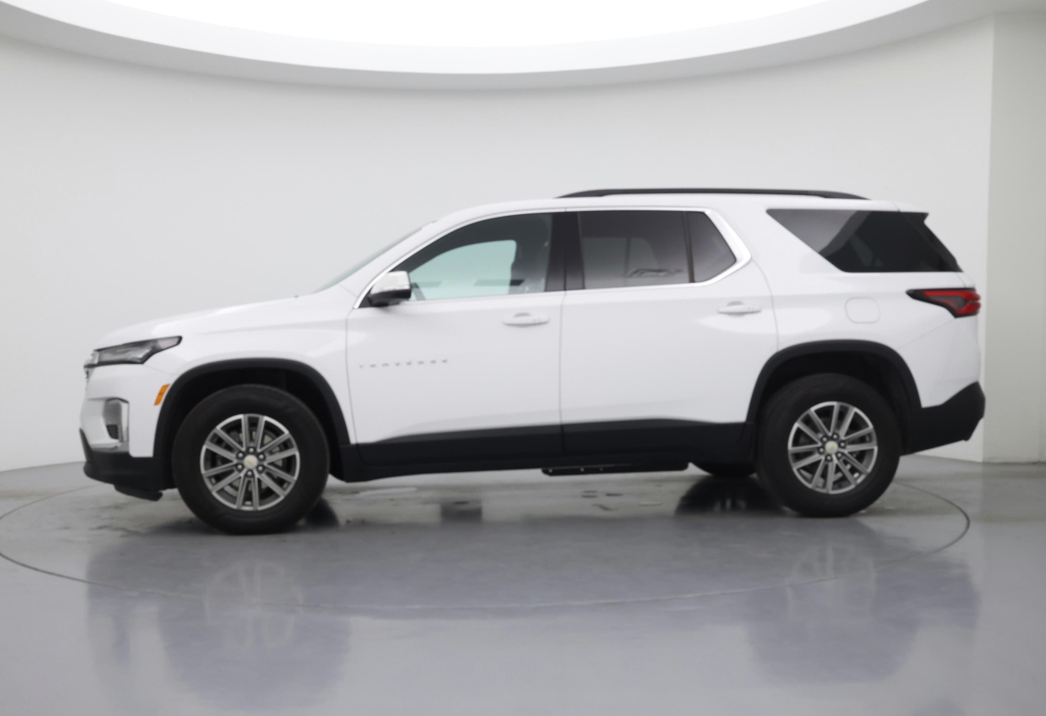 Thumbnail: 2023 Chevrolet Traverse - 3