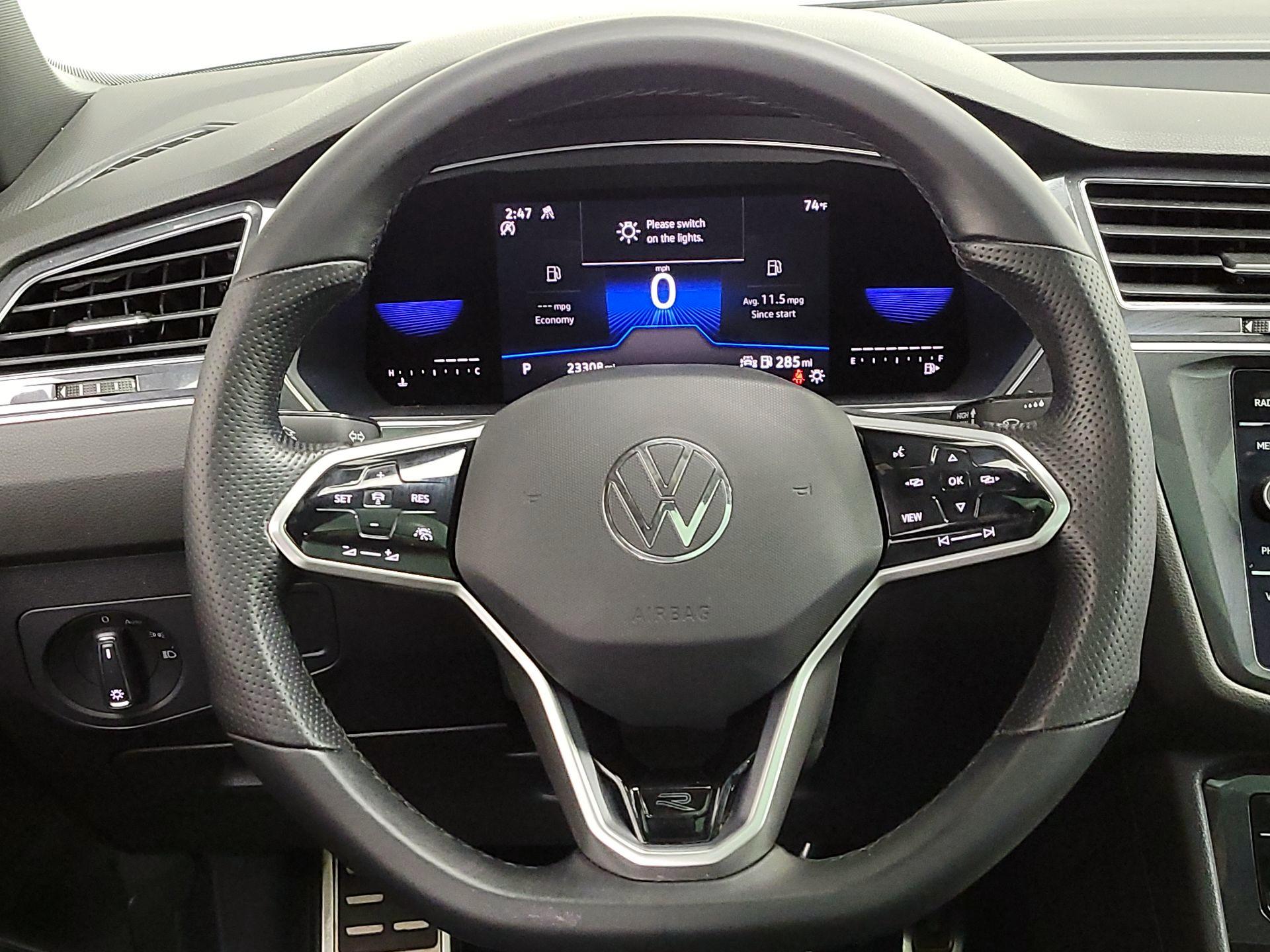 Thumbnail: 2022 Volkswagen Tiguan - 10