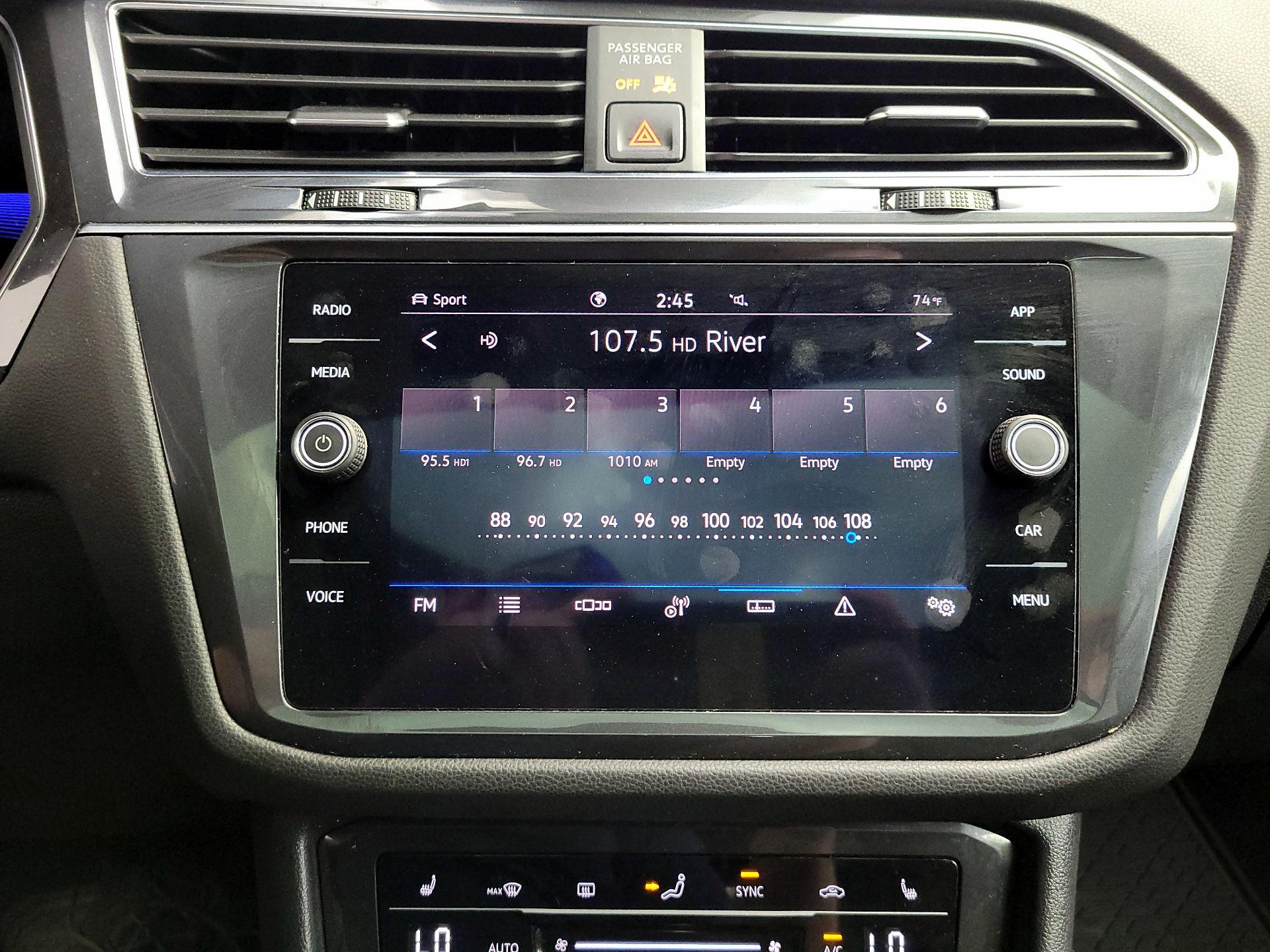 Thumbnail: 2022 Volkswagen Tiguan - 15