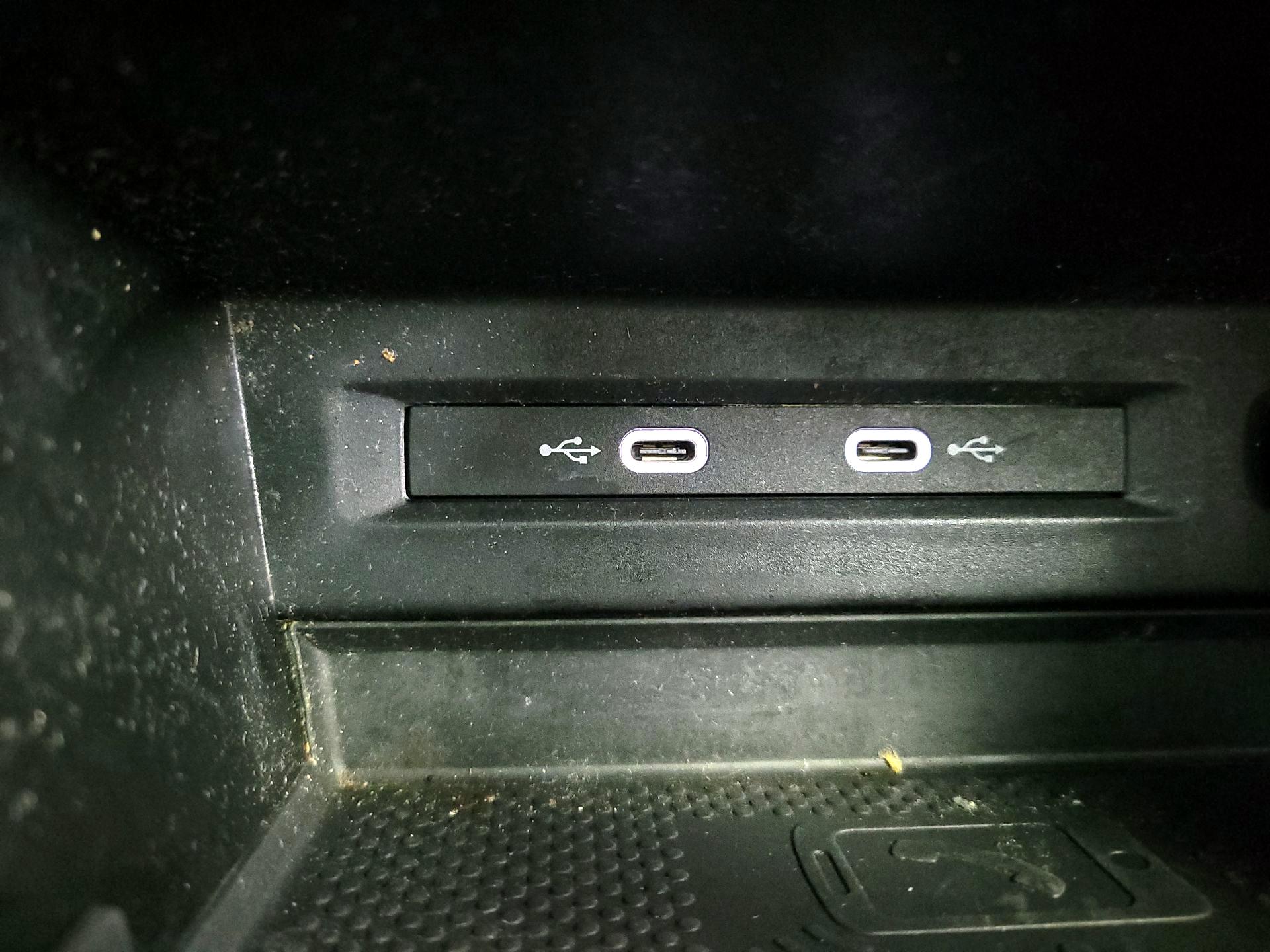 Thumbnail: 2022 Volkswagen Tiguan - 18