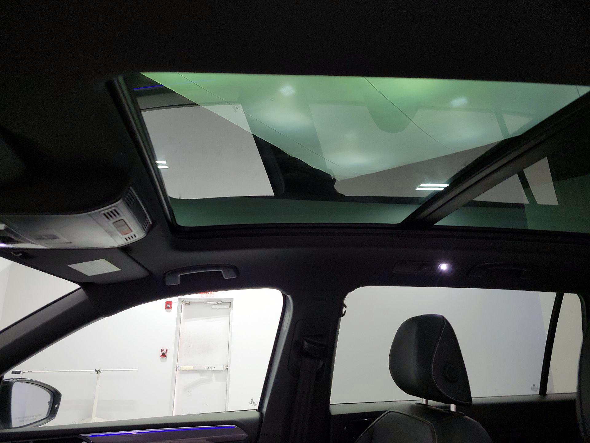 Thumbnail: 2022 Volkswagen Tiguan - 19