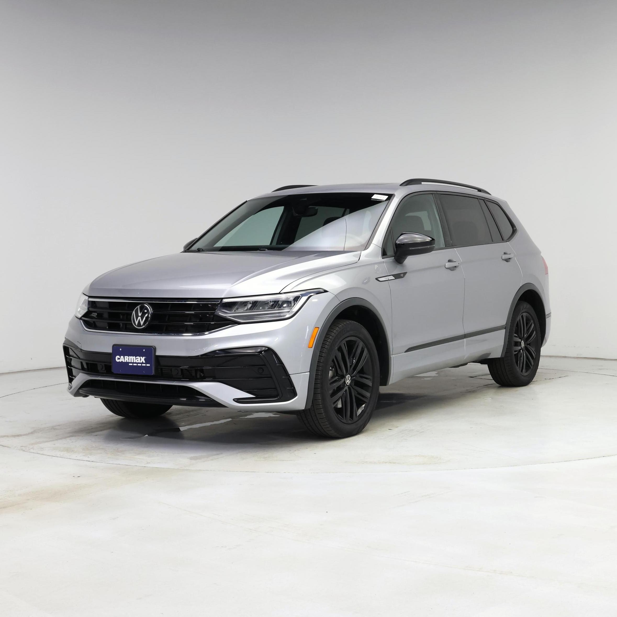 Thumbnail: 2022 Volkswagen Tiguan - 4