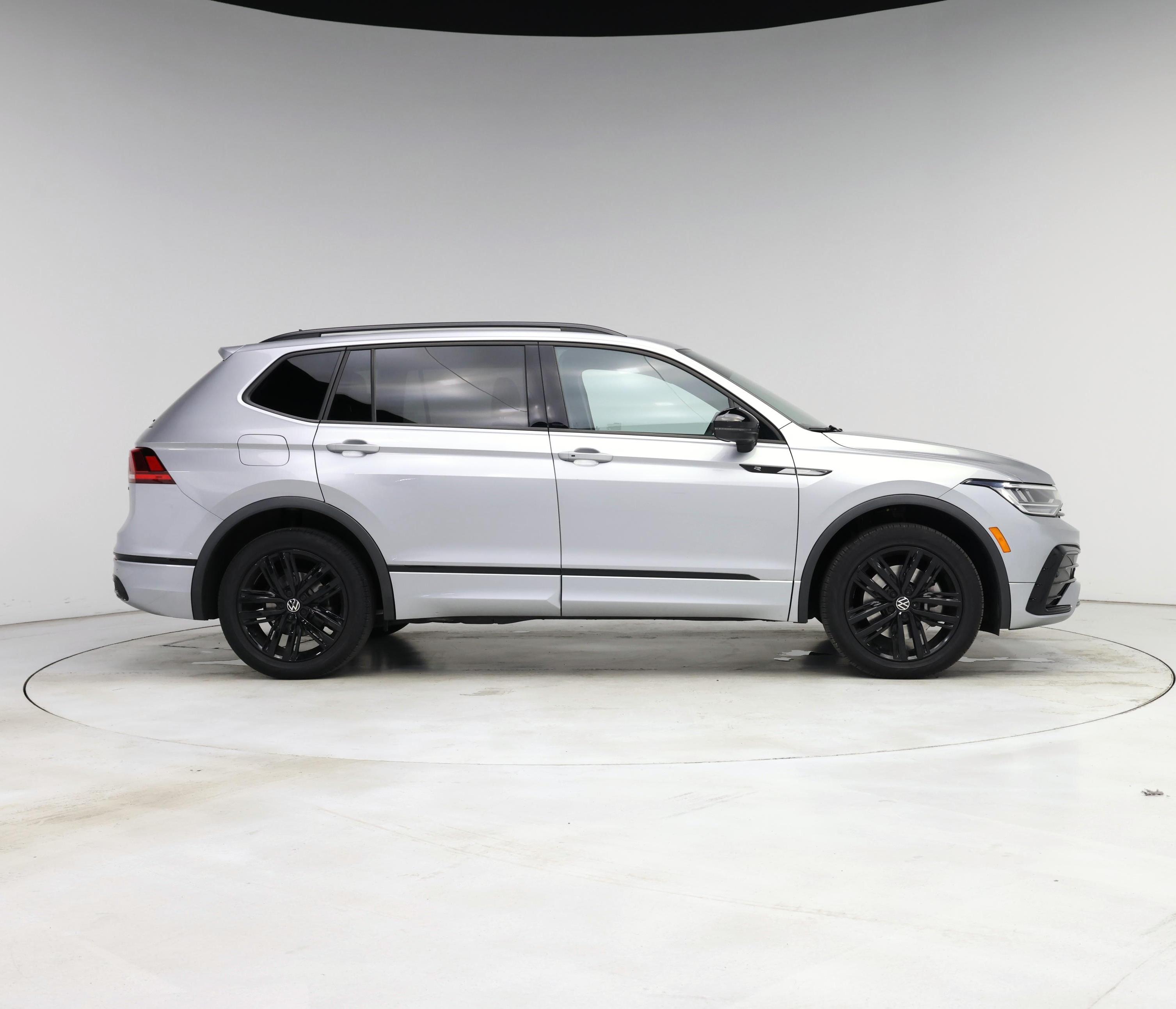 Thumbnail: 2022 Volkswagen Tiguan - 7