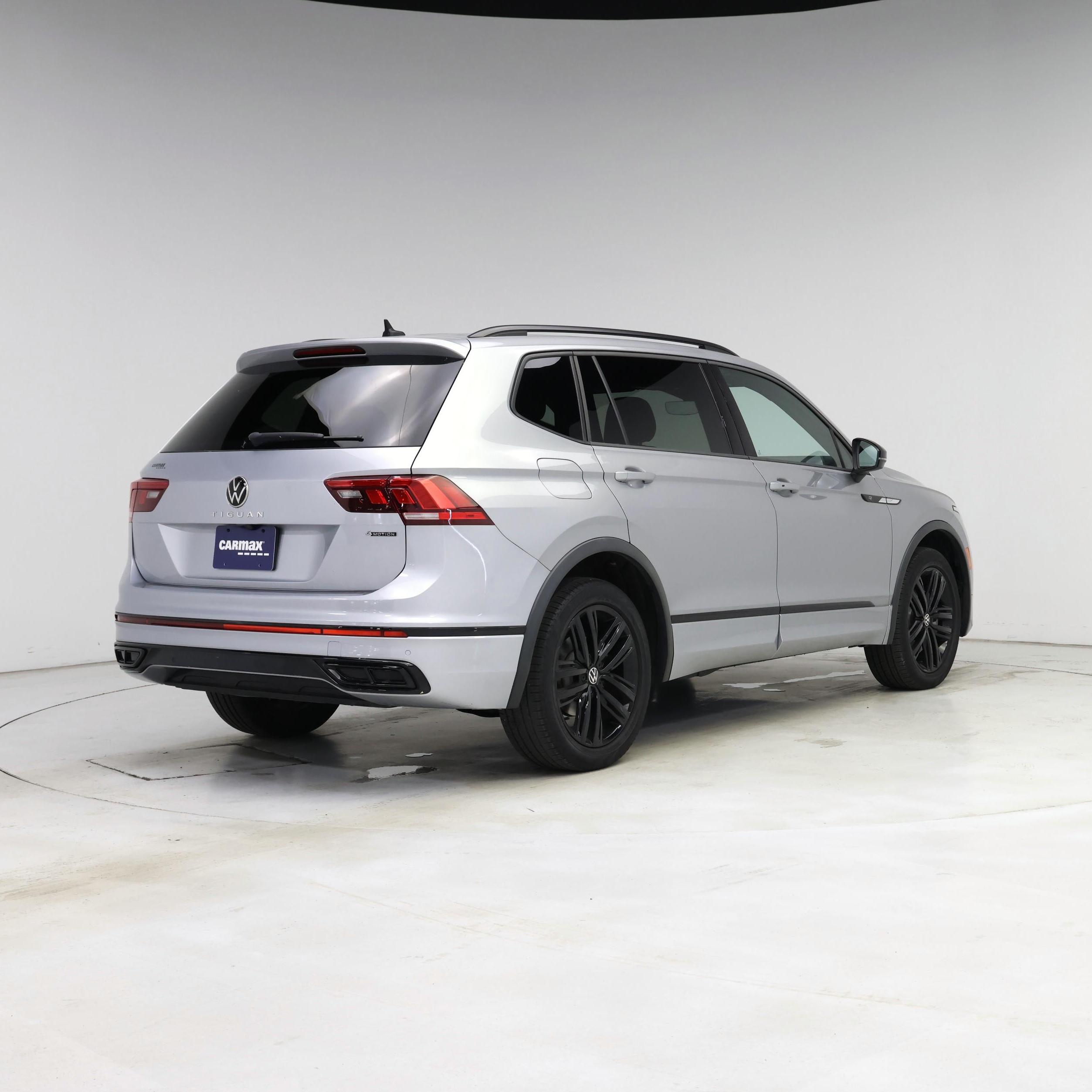 Thumbnail: 2022 Volkswagen Tiguan - 8