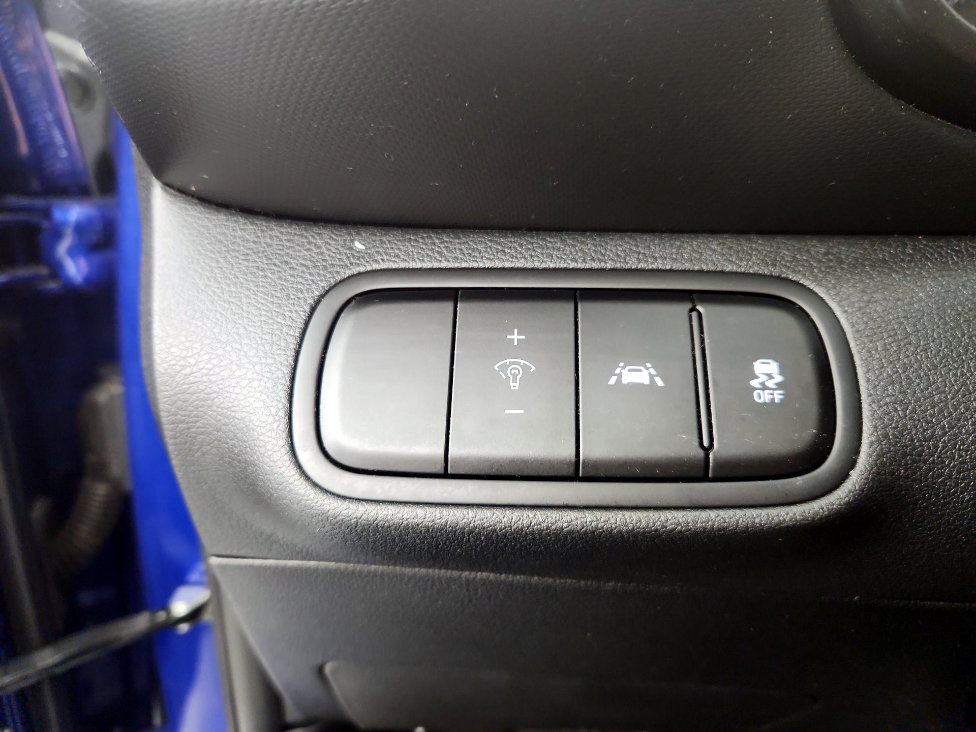 Thumbnail: 2022 Hyundai Venue - 13