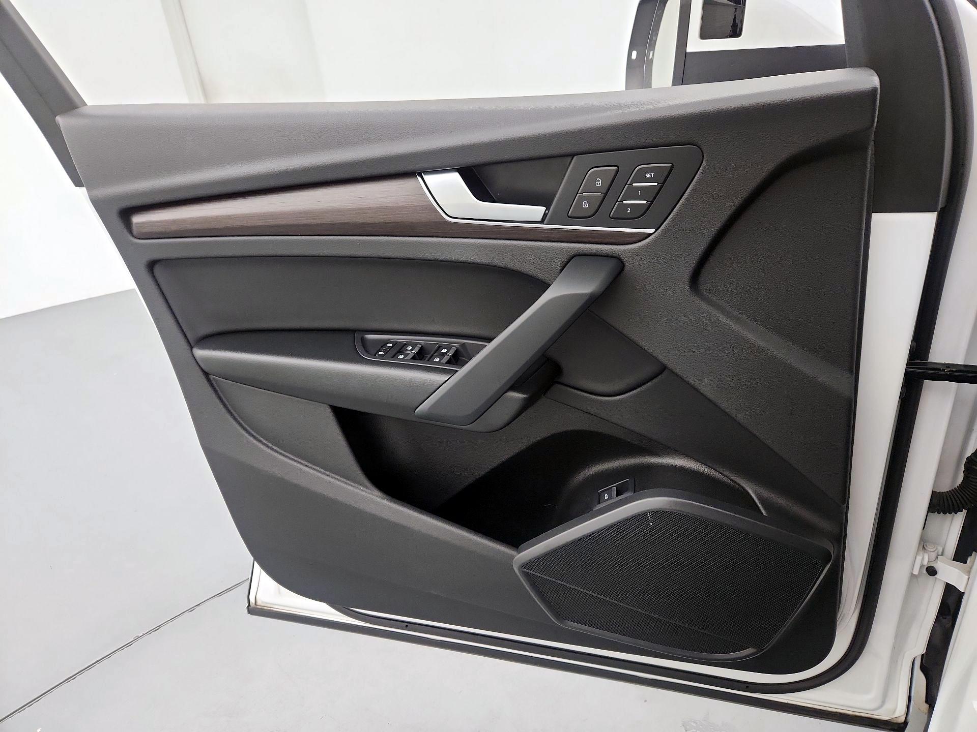 Thumbnail: 2023 Audi Q5 - 12