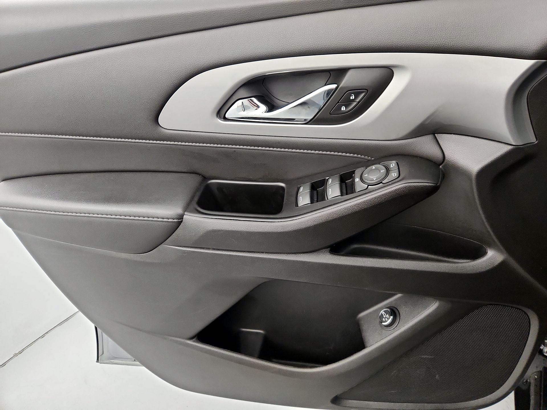 Thumbnail: 2023 Chevrolet Traverse - 12