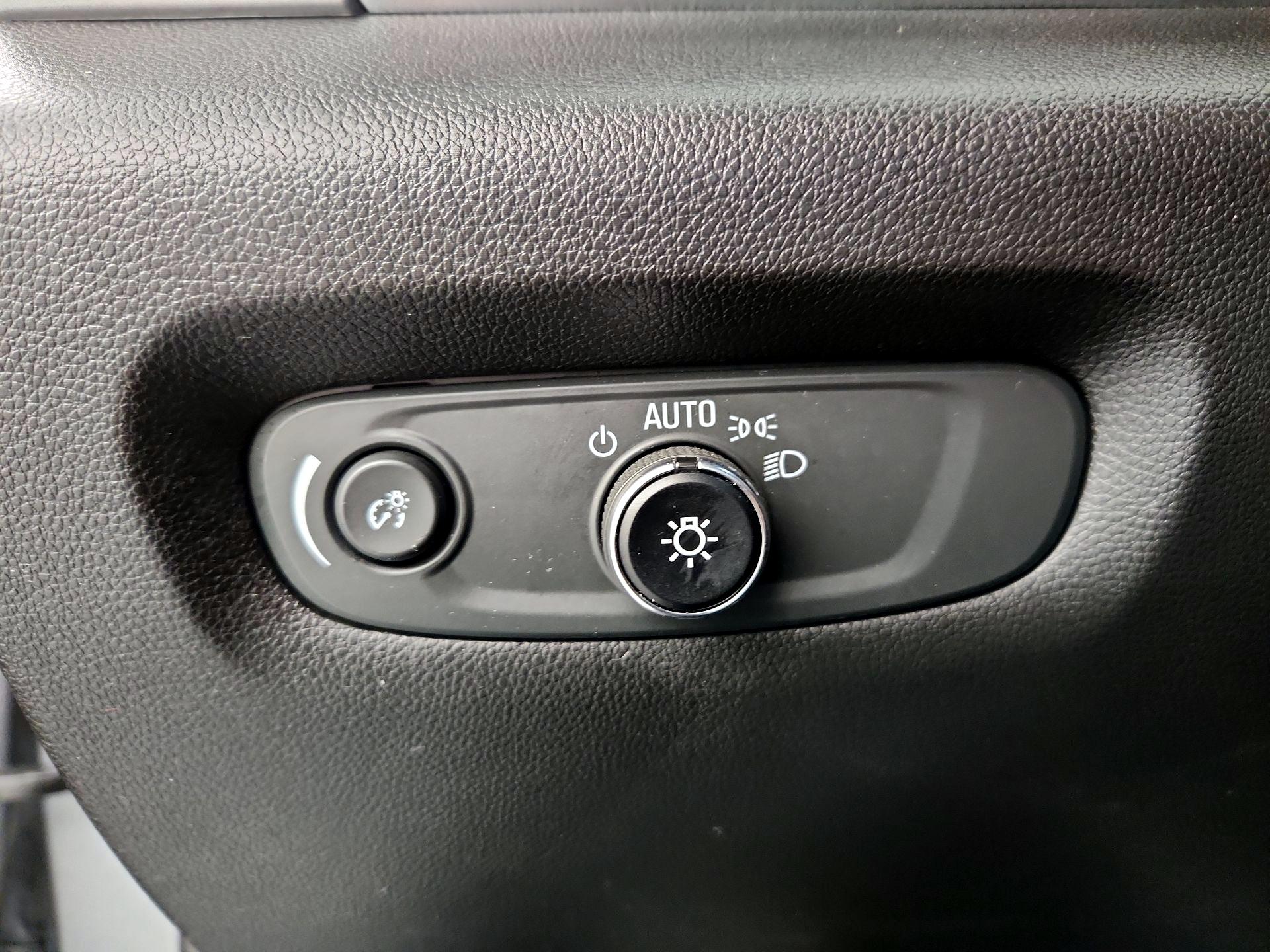 Thumbnail: 2023 Chevrolet Traverse - 13