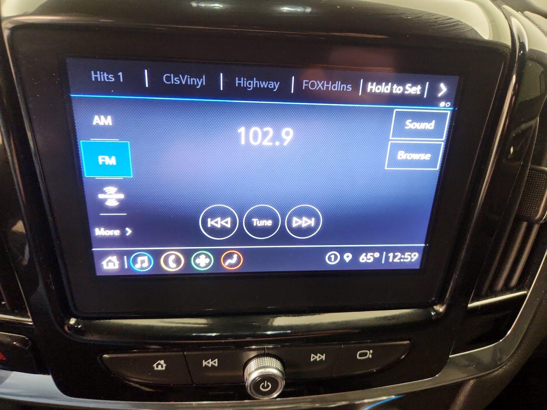 Thumbnail: 2023 Chevrolet Traverse - 15