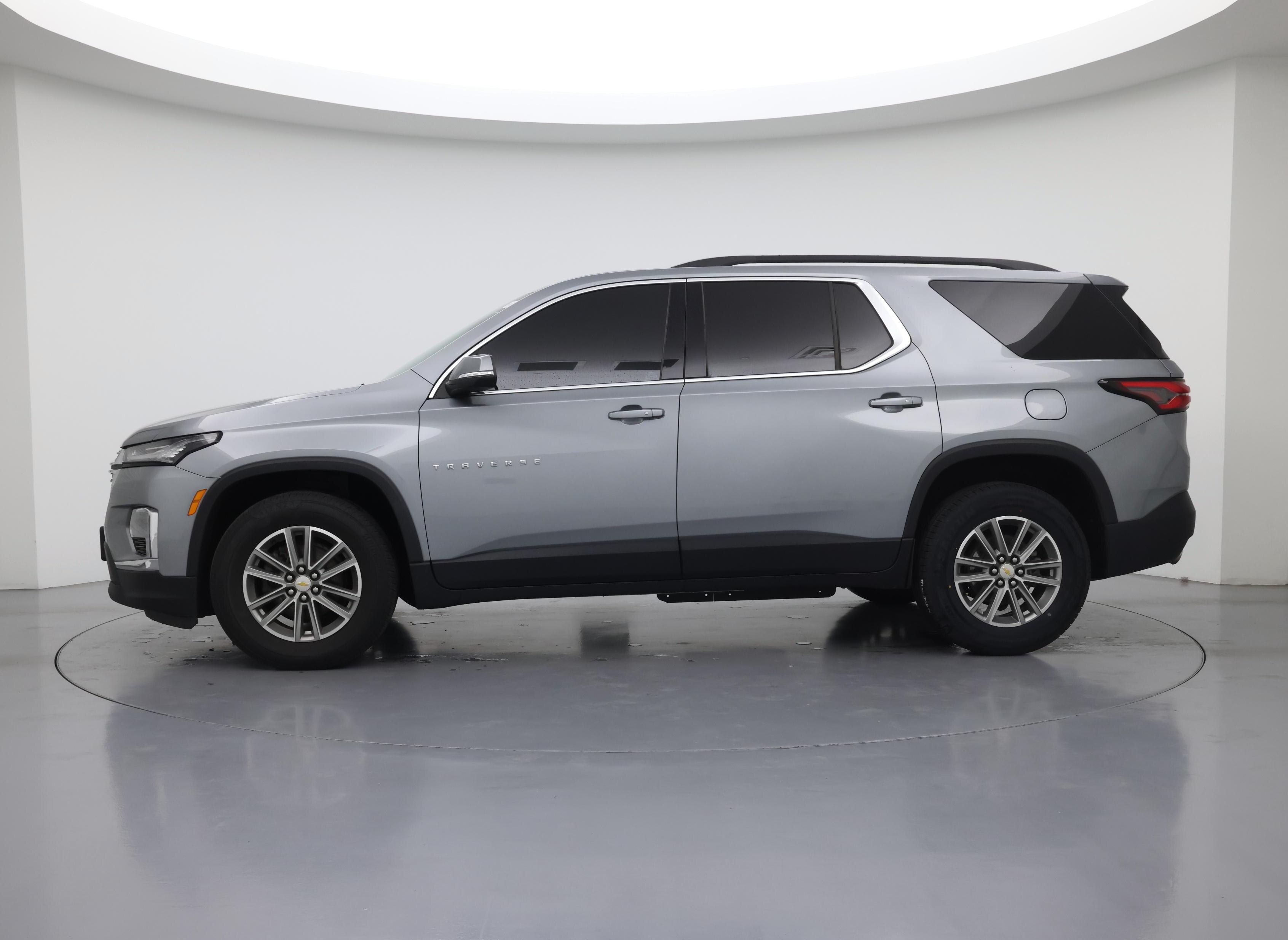 Thumbnail: 2023 Chevrolet Traverse - 3