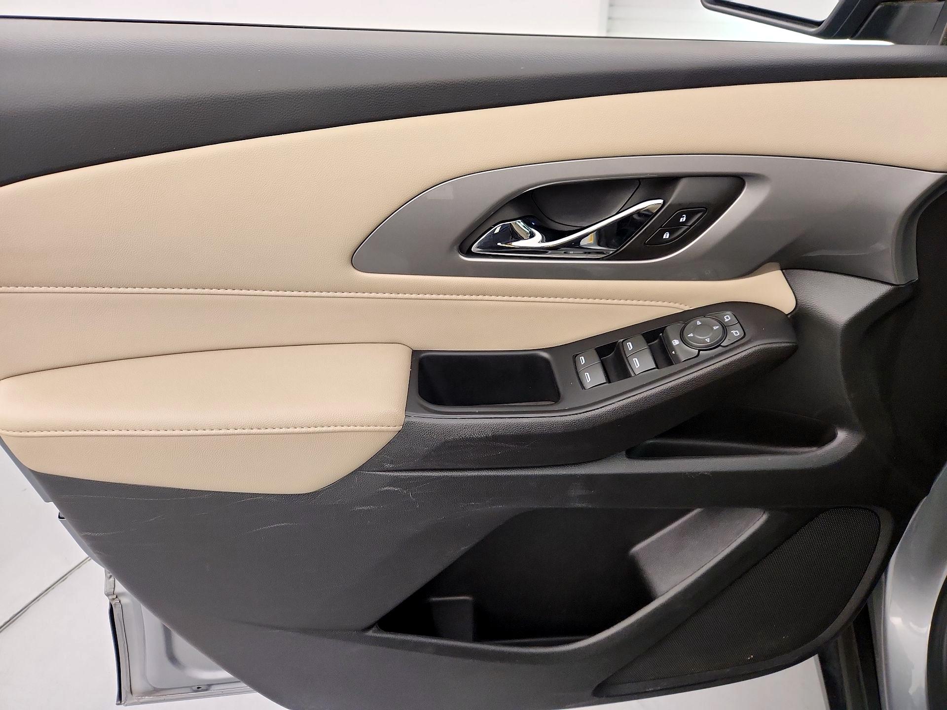 Thumbnail: 2023 Chevrolet Traverse - 12