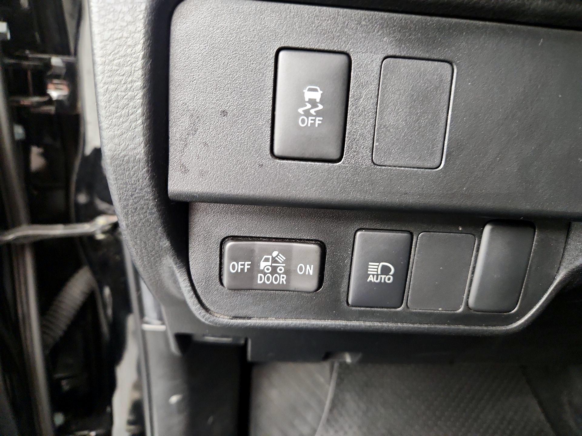 Thumbnail: 2023 Toyota Tacoma - 13