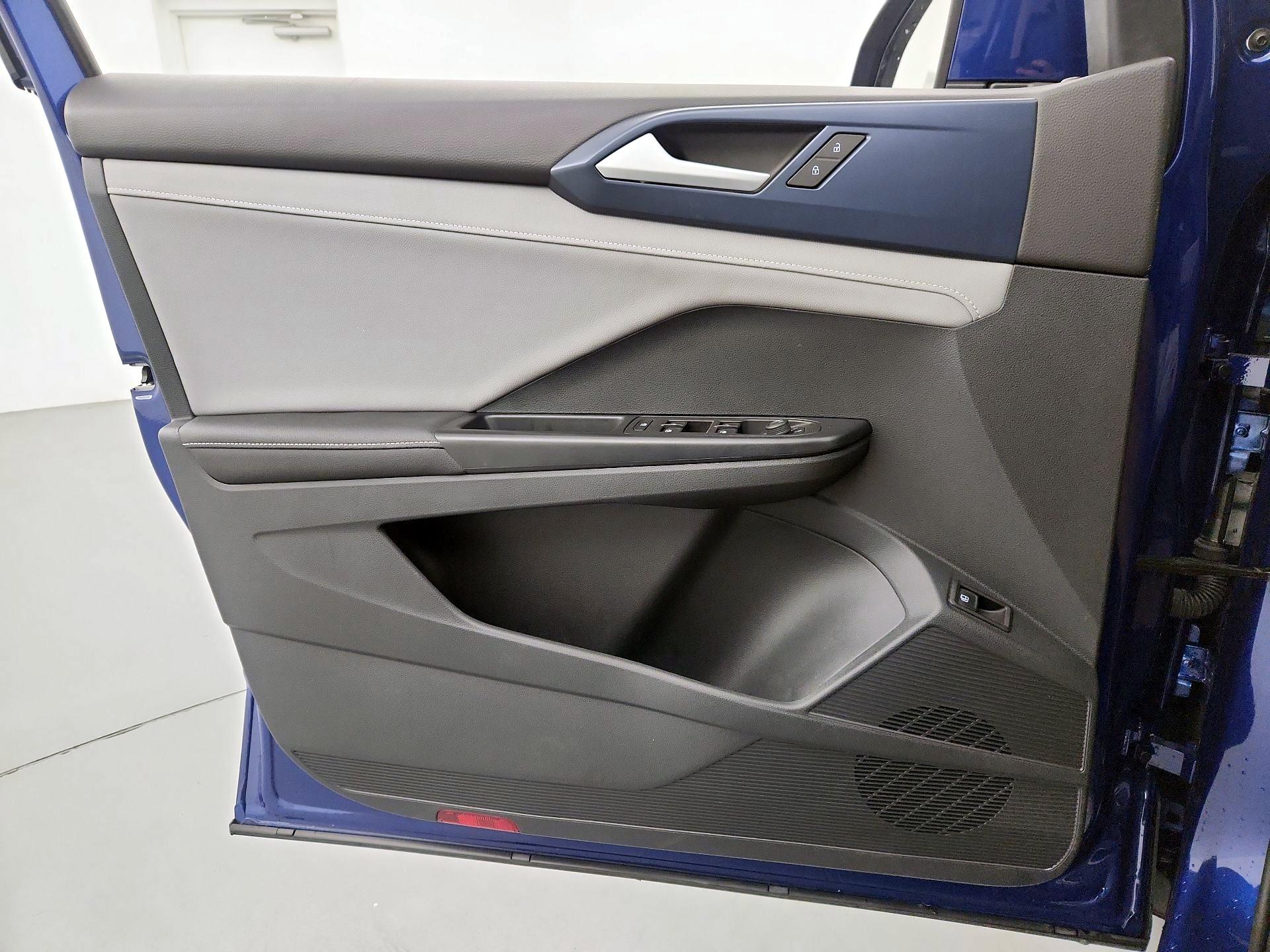 Thumbnail: 2024 Volkswagen Taos - 12