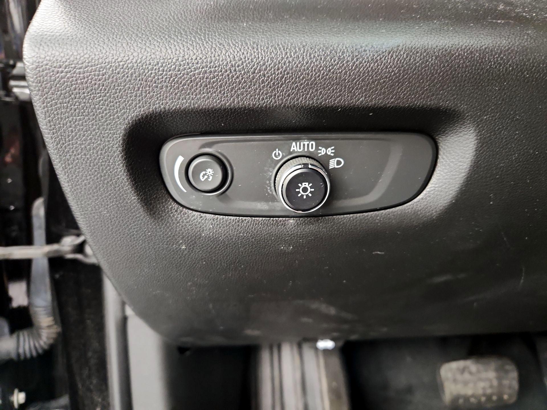 Thumbnail: 2023 Chevrolet Traverse - 13