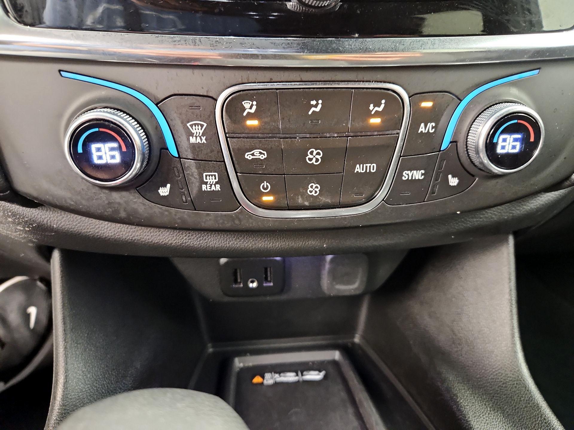 Thumbnail: 2023 Chevrolet Traverse - 16